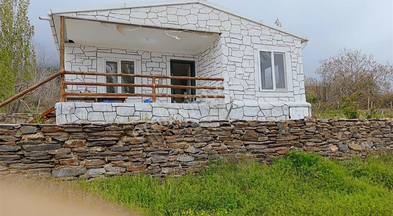 Kemalpaşa Ovacık Köyünde Müstakil Bahçeli Ev - Görsel 3