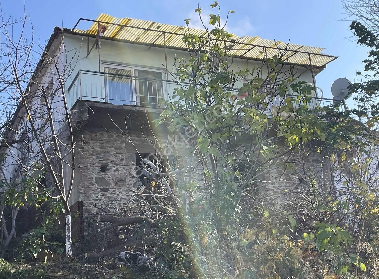 Kemalpaşa Sarılar Köyünde Müstakil Bahçeli Ev - Görsel 10