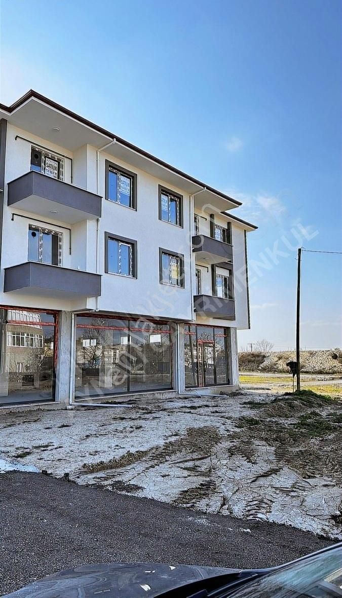 Çorlu Havuzlar Satılık Daire Merkezi Konumda,güney Cepheli,köşe Başı,geniş,2+1 Daire