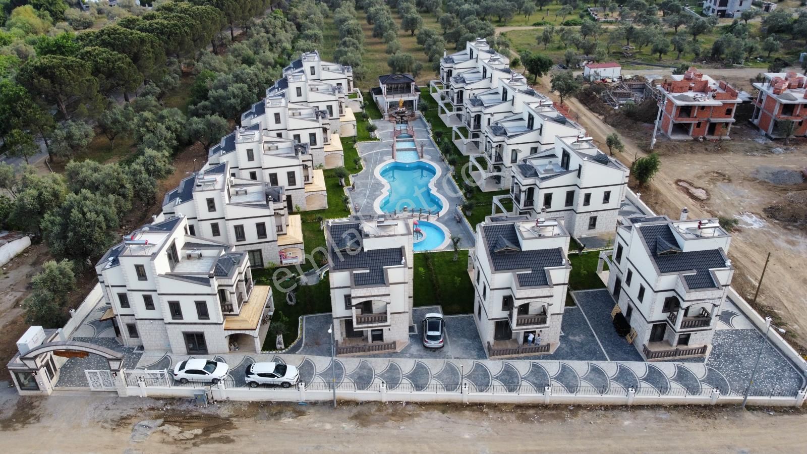 Sabri Pınarbaşı'dan Güre'de Havuzlu Site İçinde Satılık Taş Villa - Görsel 32