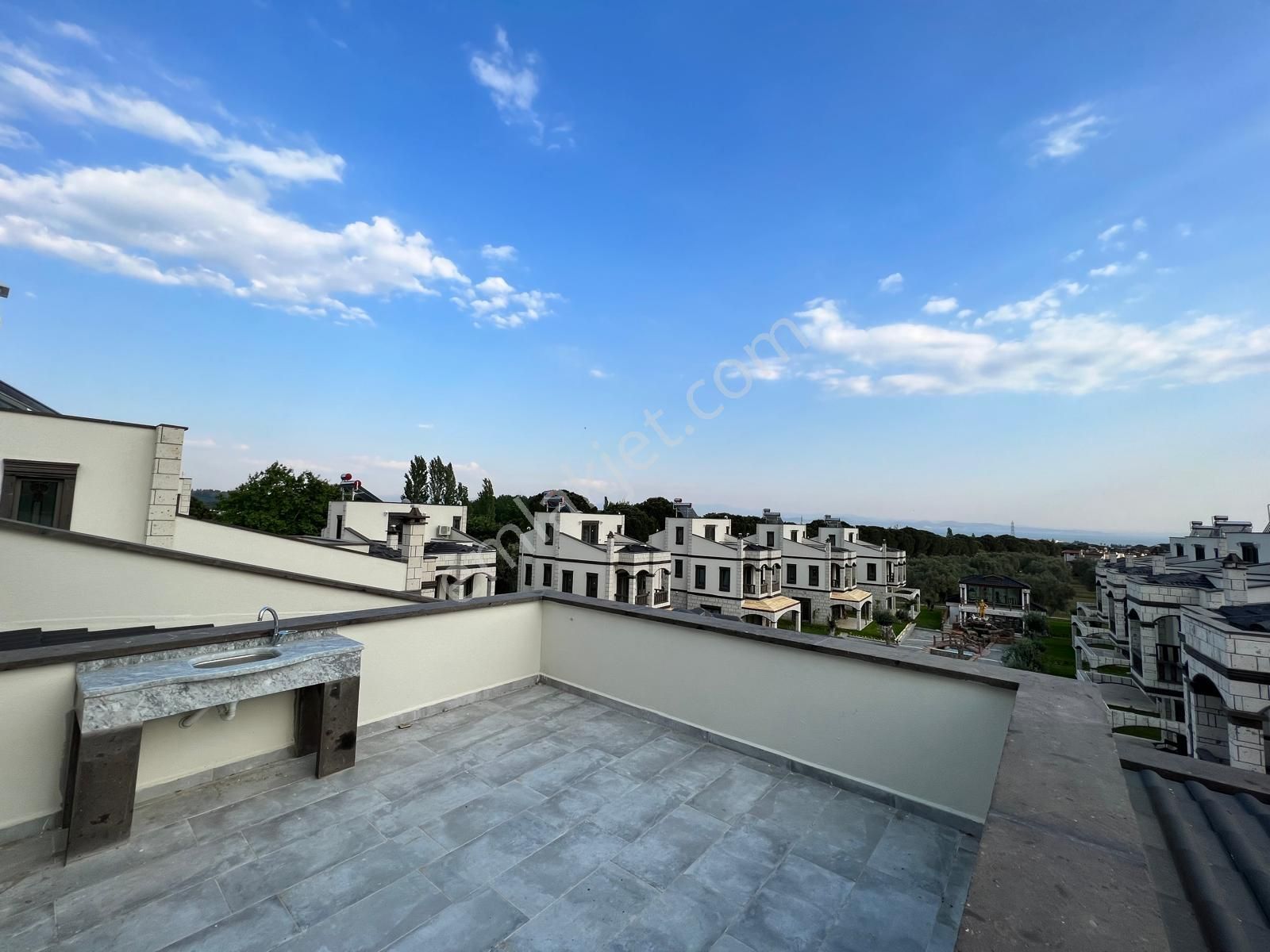 Sabri Pınarbaşı'dan Güre'de Havuzlu Site İçinde Satılık Taş Villa - Görsel 21