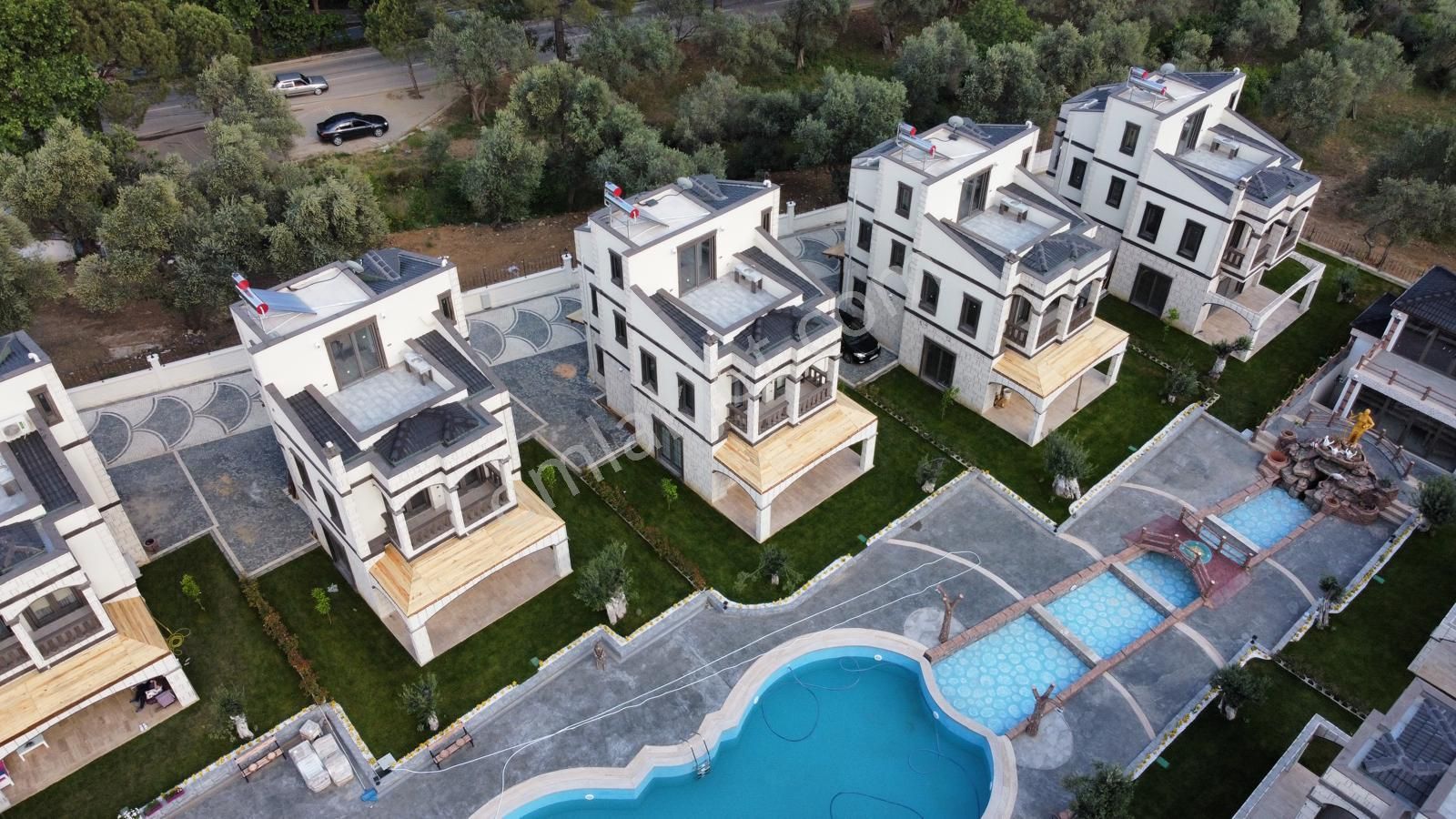 Sabri Pınarbaşı'dan Güre'de Havuzlu Site İçinde Satılık Taş Villa - Görsel 35