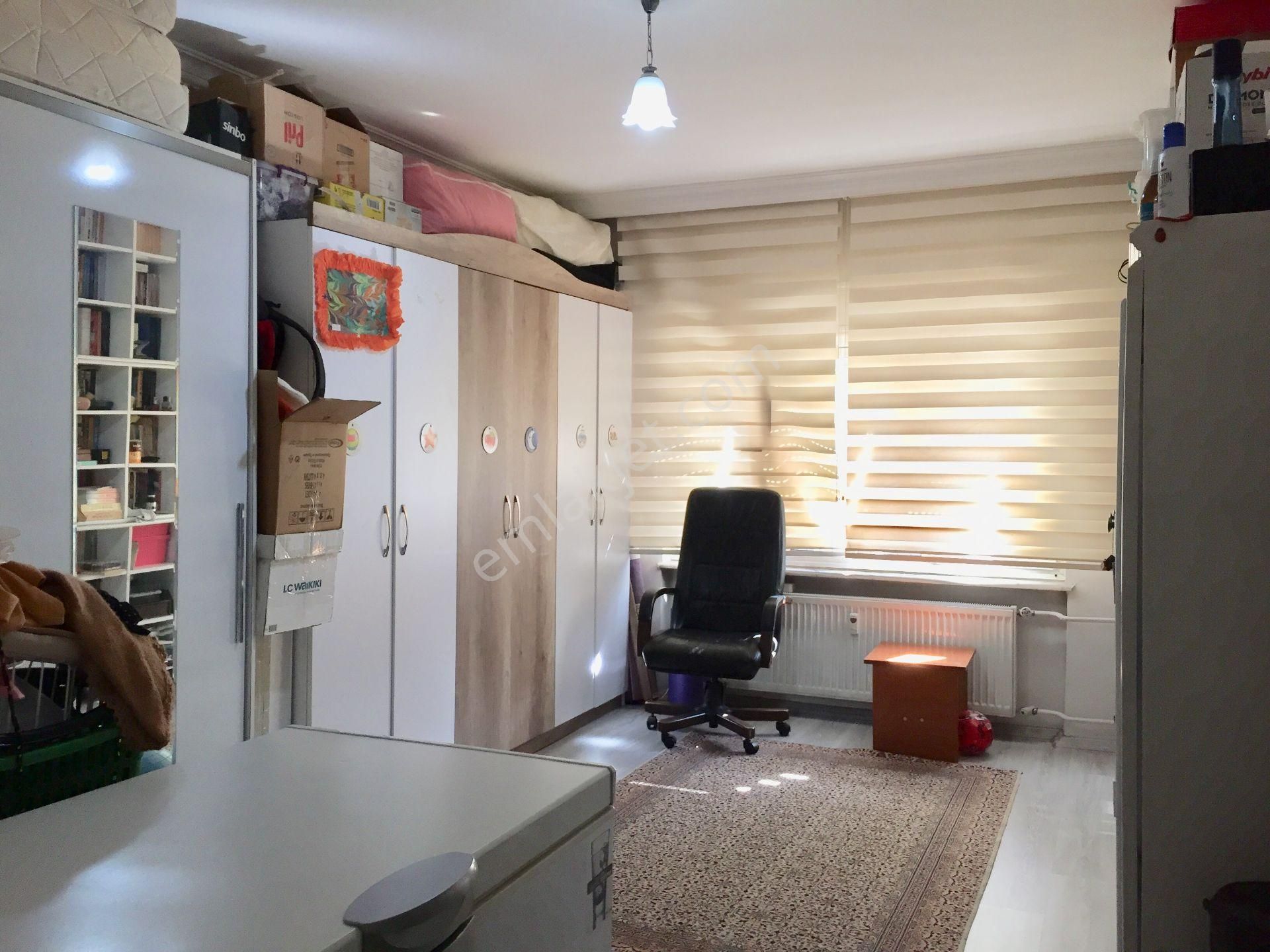 Eab’den Aydın Satılık 3+1 180 M2 Bahçe Katı Cumhuriyet Mah. Site İçinde Doğalgazlı Daire - Görsel 9