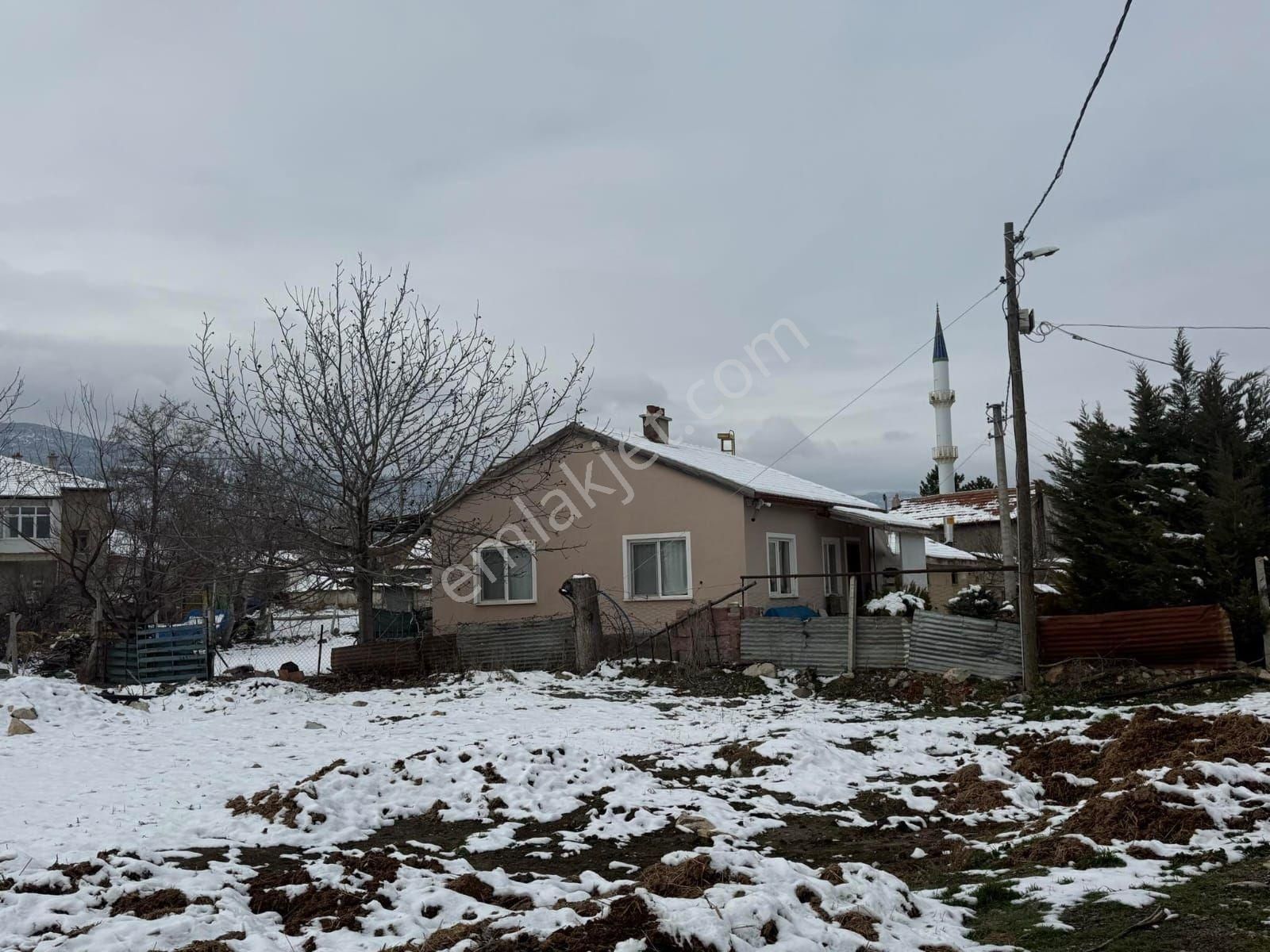 Akşehir Kozağaç Satılık Daire Özçelebi'den Kozağaç'ta Satılık Müstakil Ev Ve Besihane