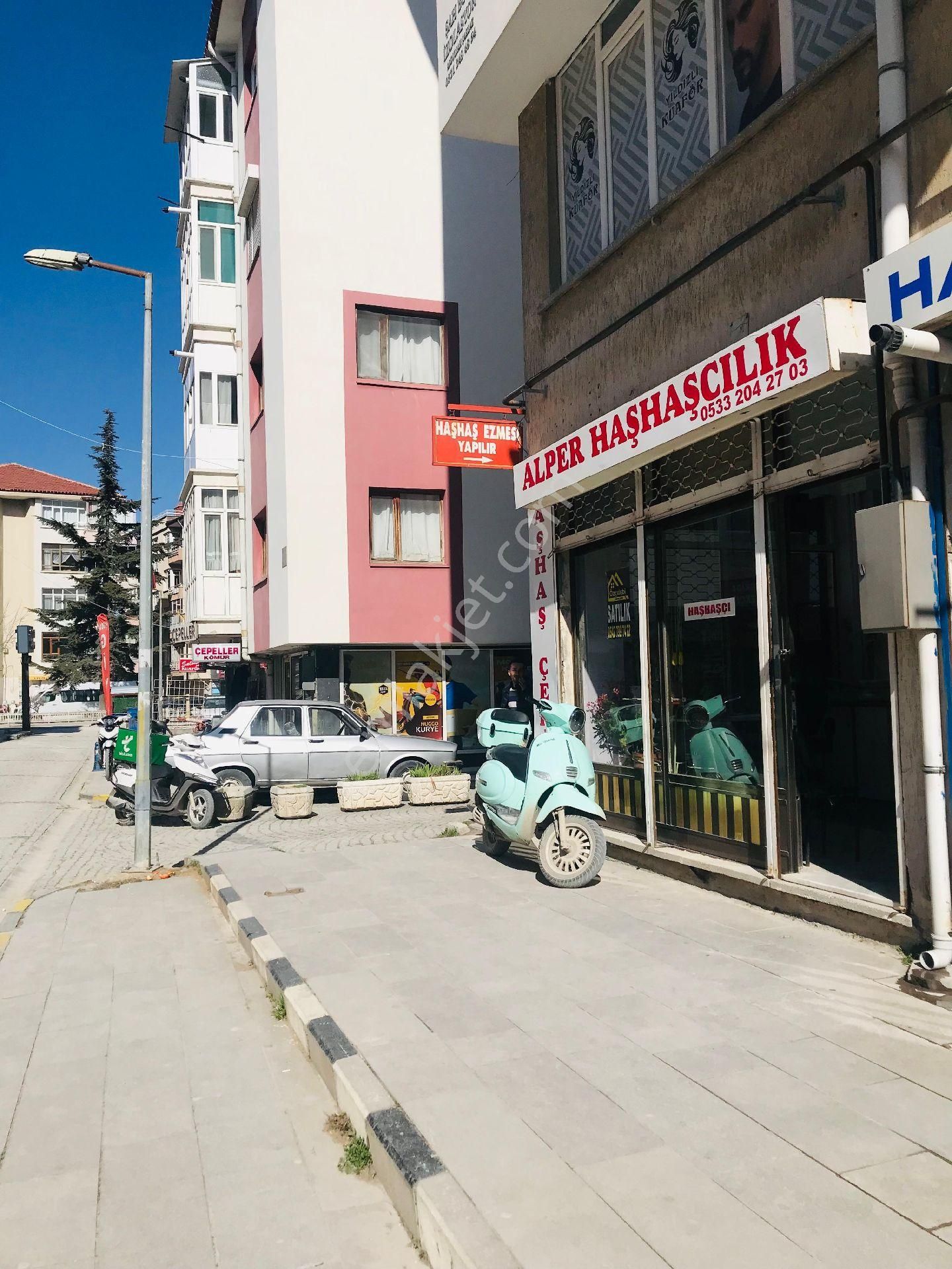 Akşehir Selçuk Satılık Dükkan & Mağaza Özçelebi'den Satılık İş Yeri 28 Metrekare Anıt Civarı