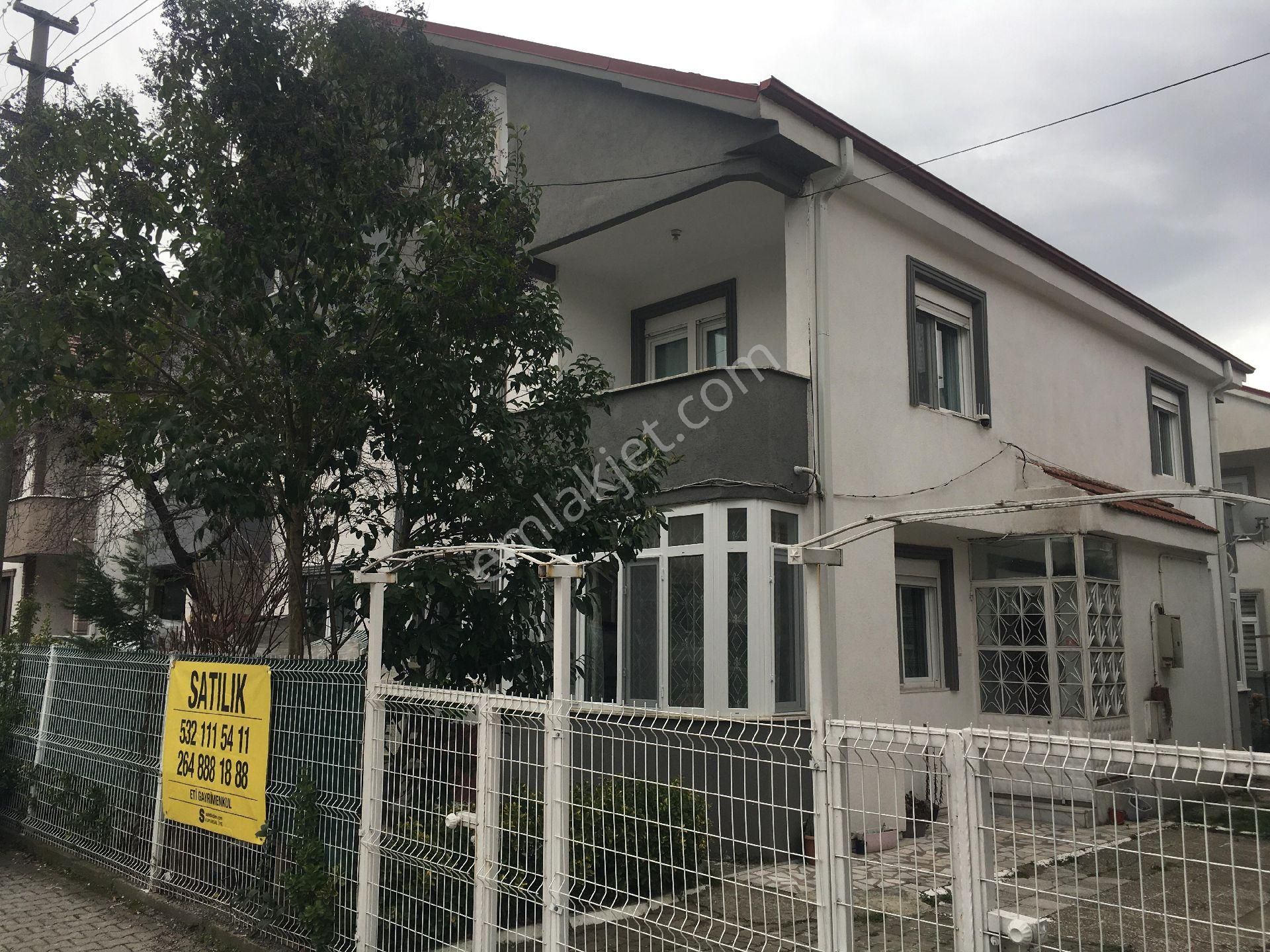 Serdivan Beşköprü Satılık Villa Beşköprü De Satılık Bahçeli, Otoparklı Tripleks