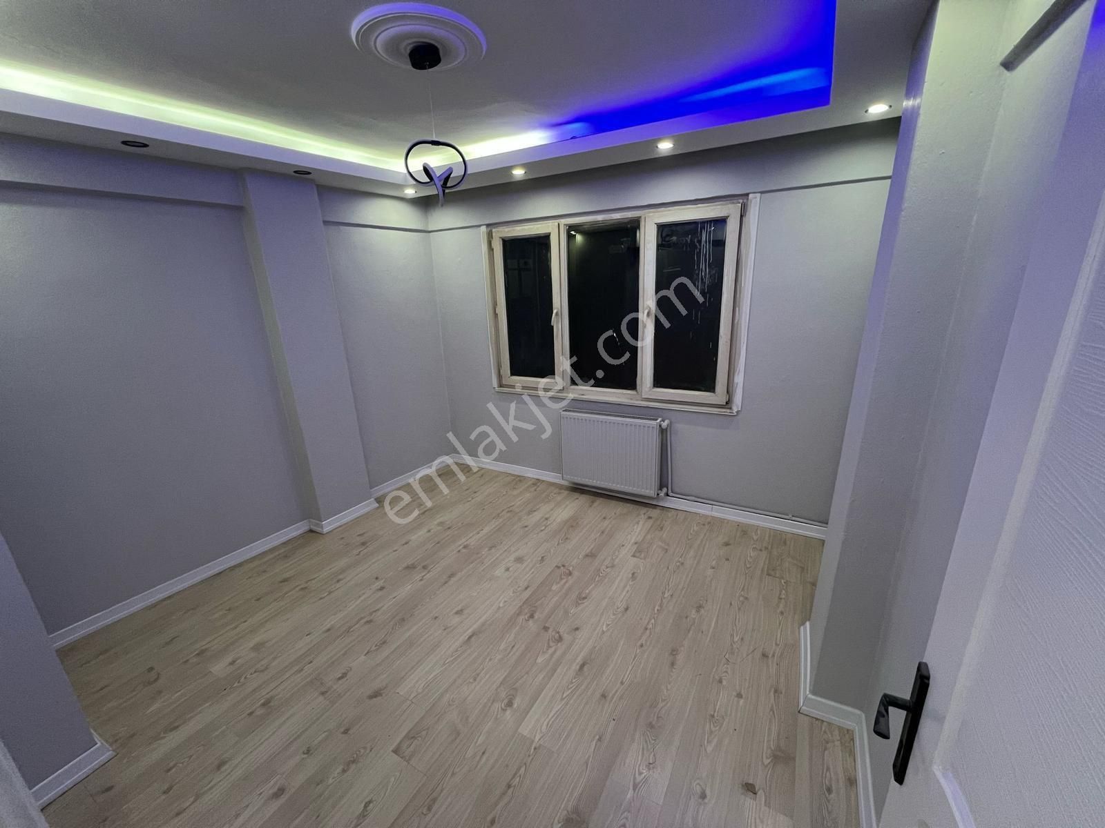 İstanbul Bahçelievler Satılık Daire Bahçelievler Cumhuriyet Mahallesi'nde 2+1 90 M2 5.kat Full Yapılı Satılık Daire