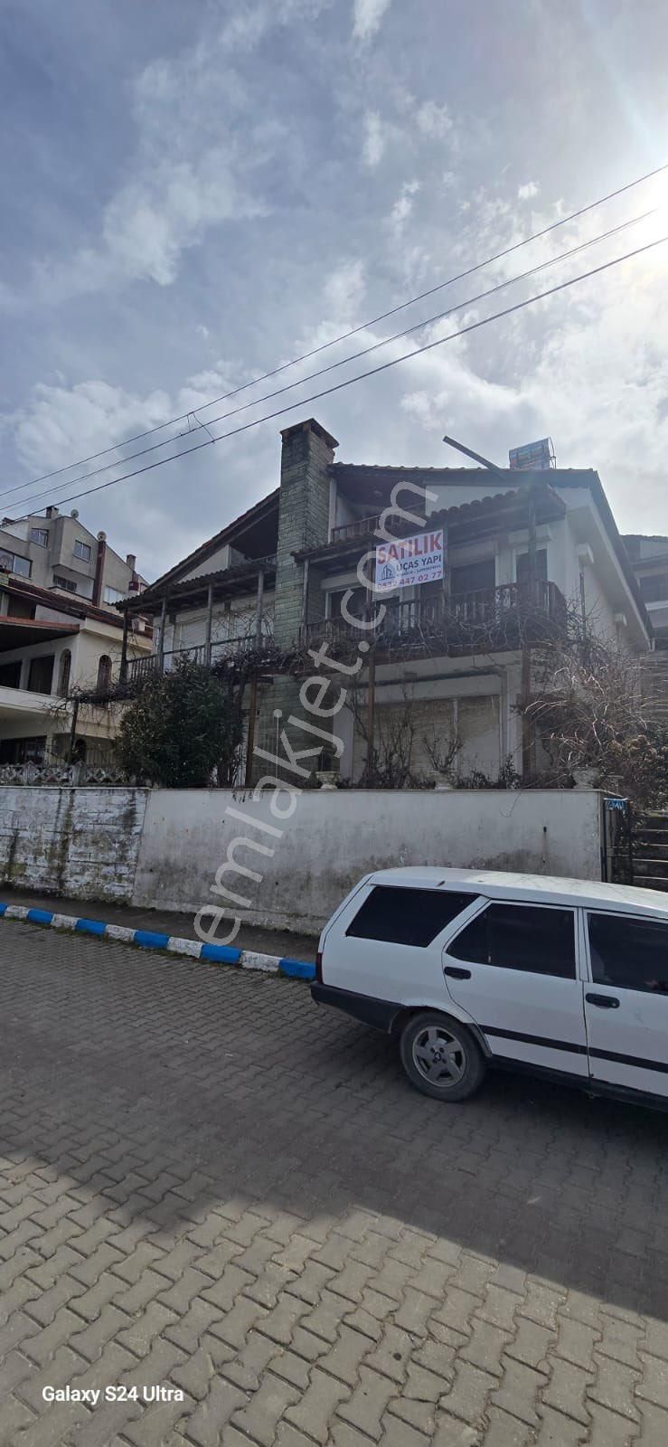 Çınarcık Koru Bld. (Cumhuriyet) Satılık Daire Üças Gayrimenkulden Denize 0 Villa