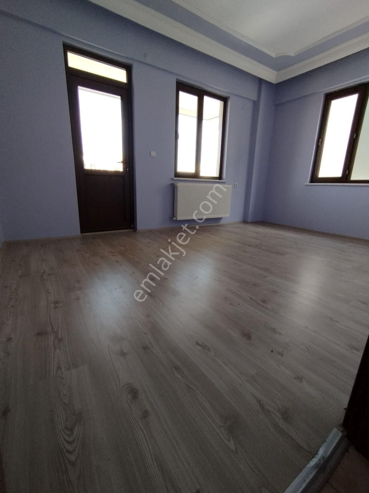 Isparta Merkez Hızırbey Mahallesinde Kiralık 4+1 Geniş Daire