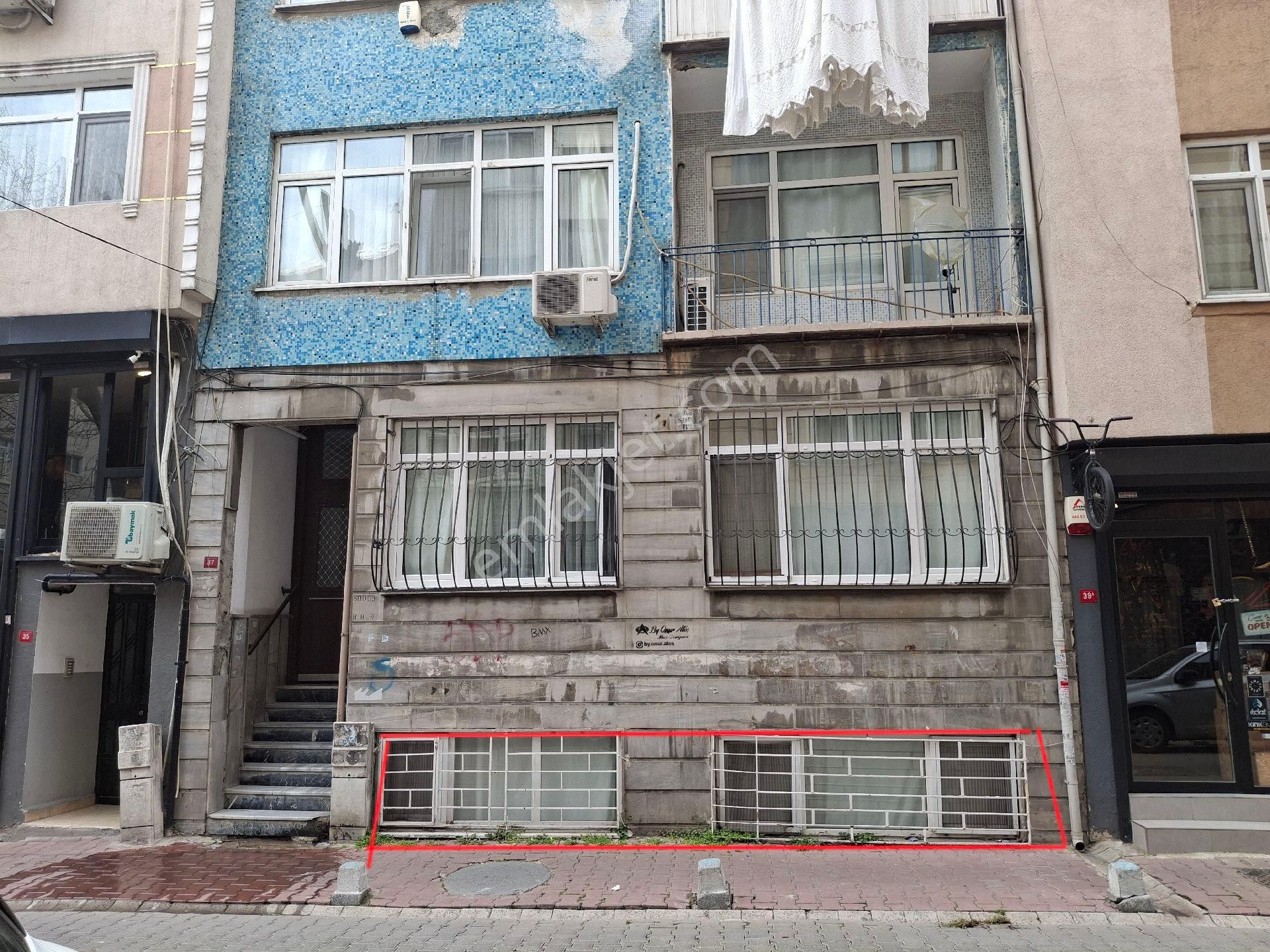 İstanbul Bakırköy Yenimahalle'de Satılık 3+1 Daire