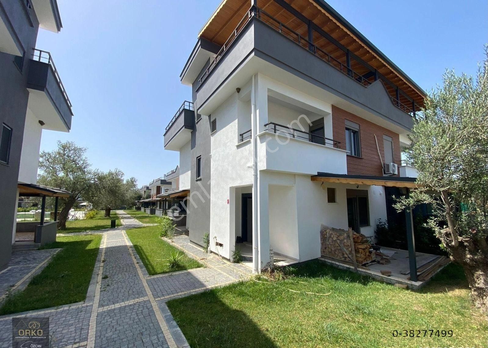 Orko Gayrimenkul'den Site İçerisinde Satılık Havuzlu 3+1 Müstakil Tripleks - Görsel 35