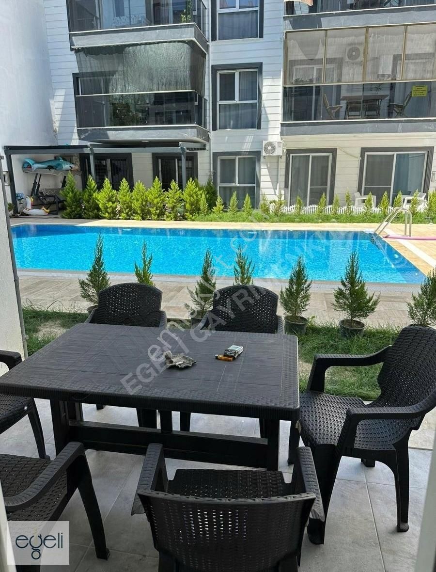 Davutlar Merkez De Havuzlu Site De Satılık Daire
