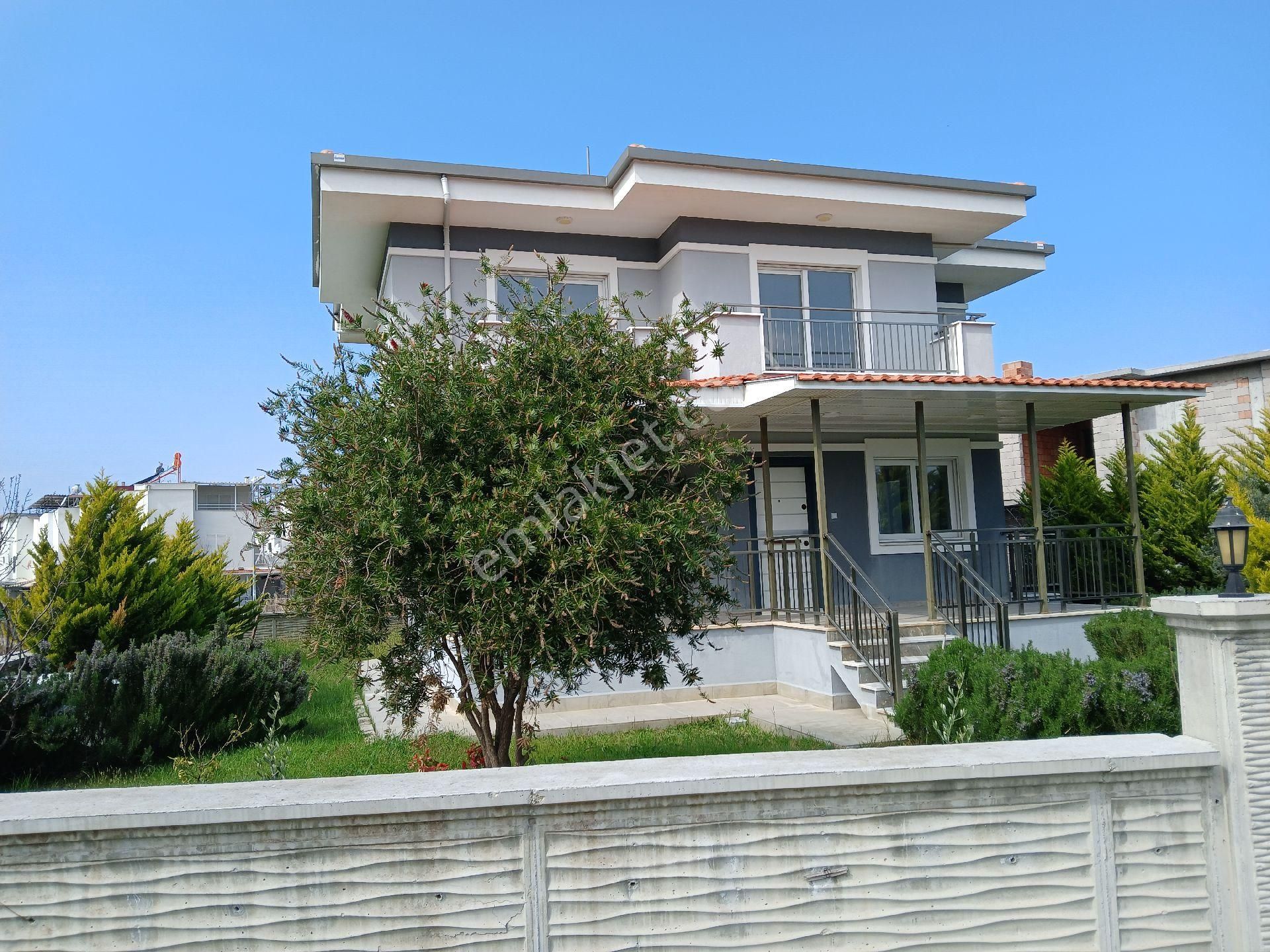 Kuşadası Güzelçamlı Satılık Villa Kuşadası Güzelçamlı Da Yol Altında, Sıfır, Geniş Bahçeli Tam Müstakil, 4+1 Villa