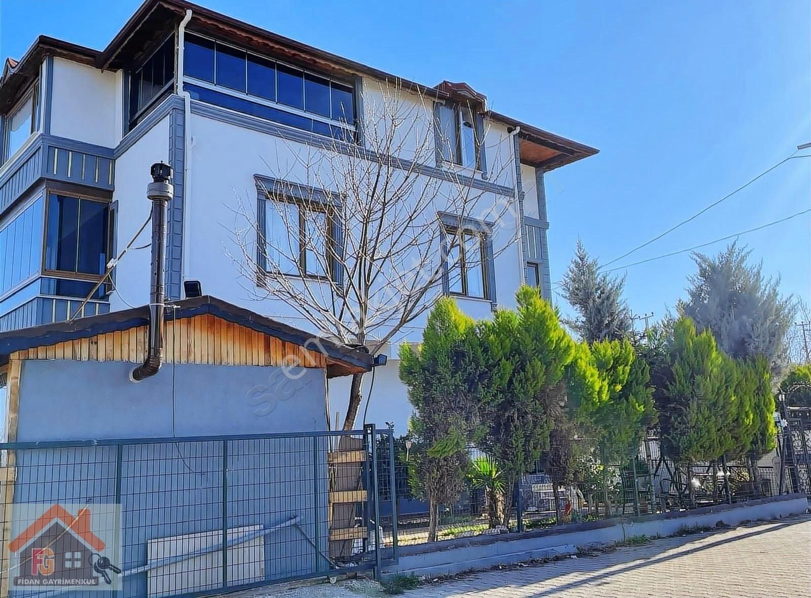 Altınova Tavşanlı Bld. (Şehitlik) Satılık Villa Yalova Tavşanlı Da Satılık Tripleks Villa Deniz Manzaralı