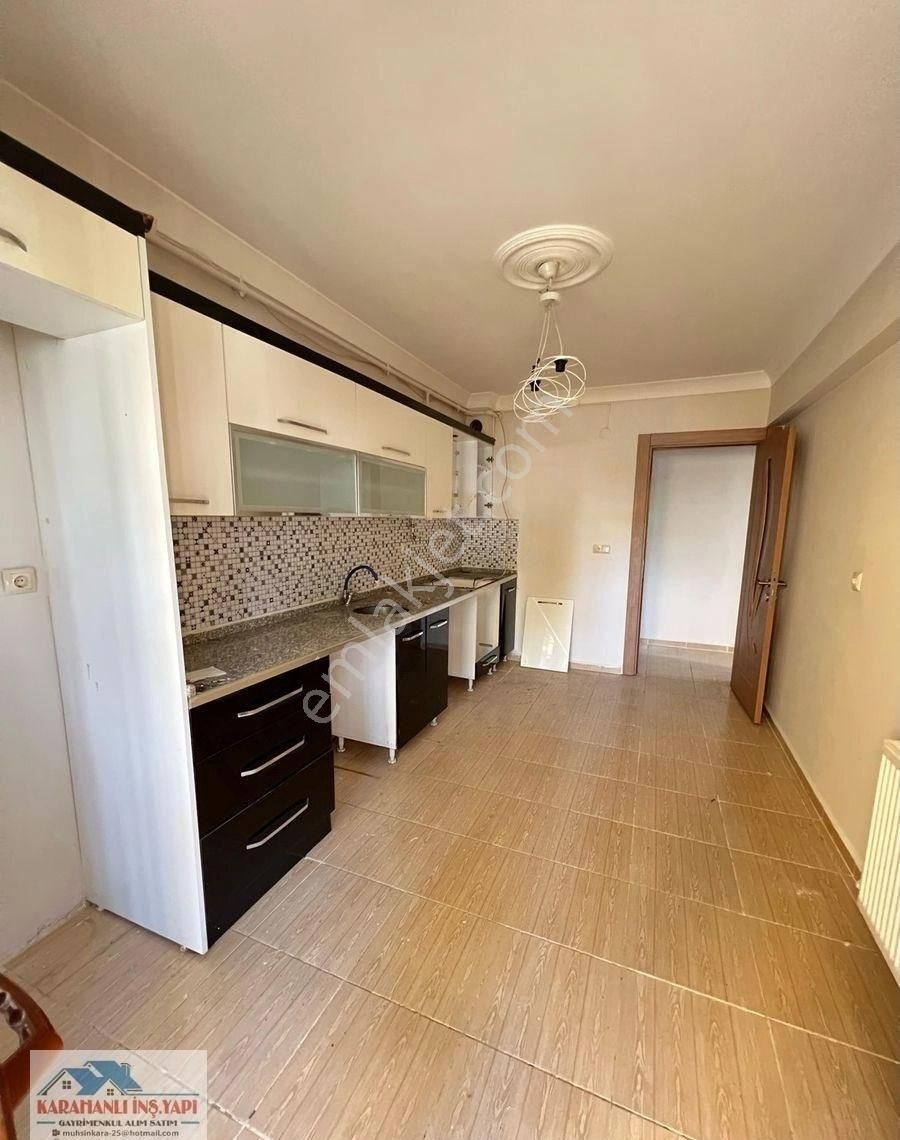 Yunusemre Muradiyede Satılık 2+1//90m28yaşında Zemin Daire - Görsel 3