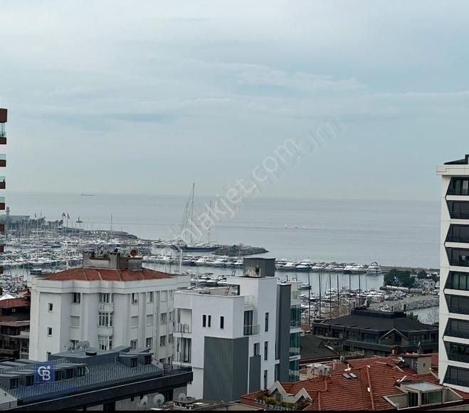 Kadıköy Feneryolu Satılık Daire Bağdat Caddesi'nde Deniz Manzaralı Boş Net 175 M2 4+1 Satılık