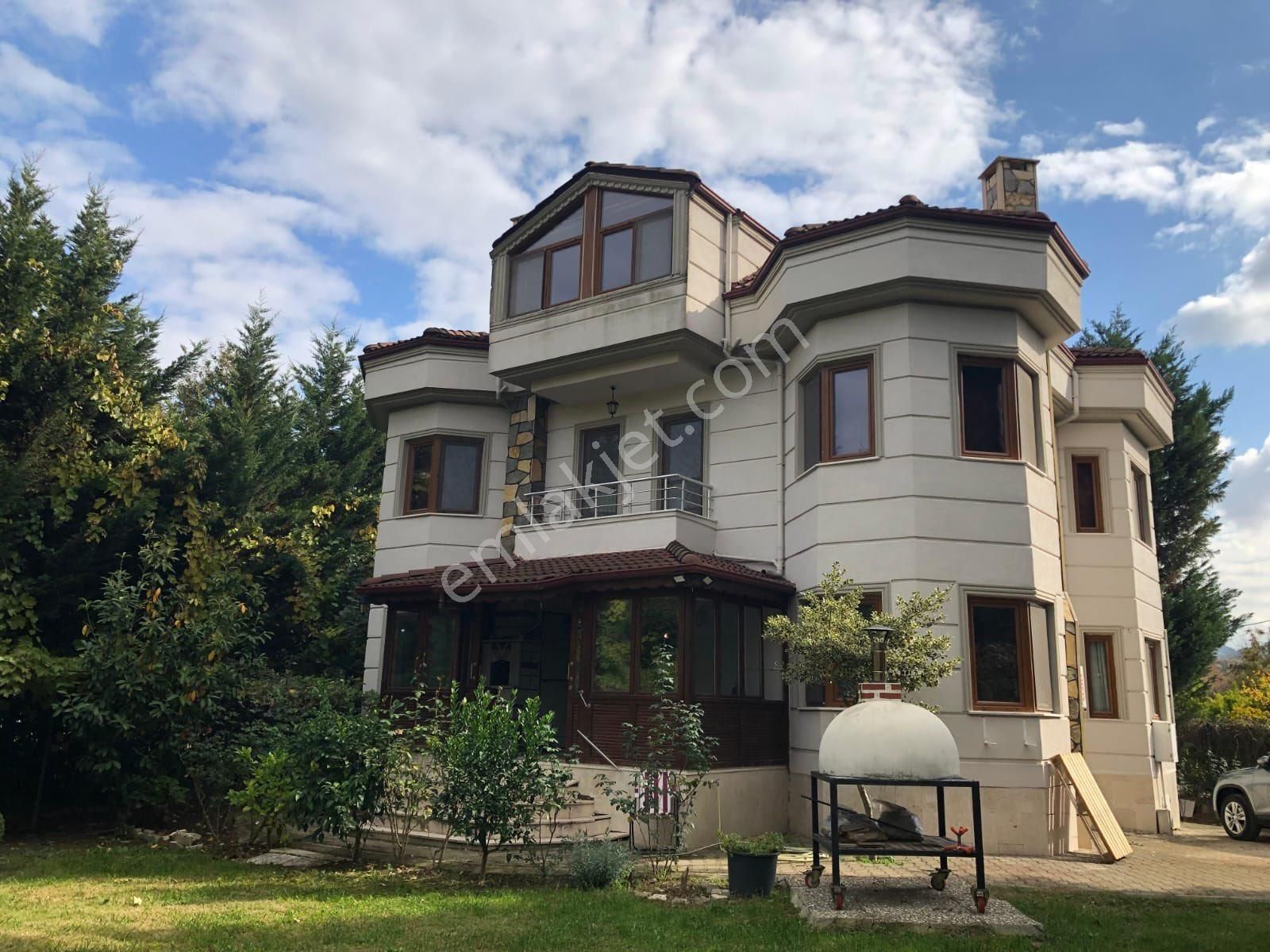 Yalova Merkez Kadıköy Bld. (Özden) Satılık Villa Alya Emlk’tan Satılık Villa Muhteşem Konumda Kadıköy