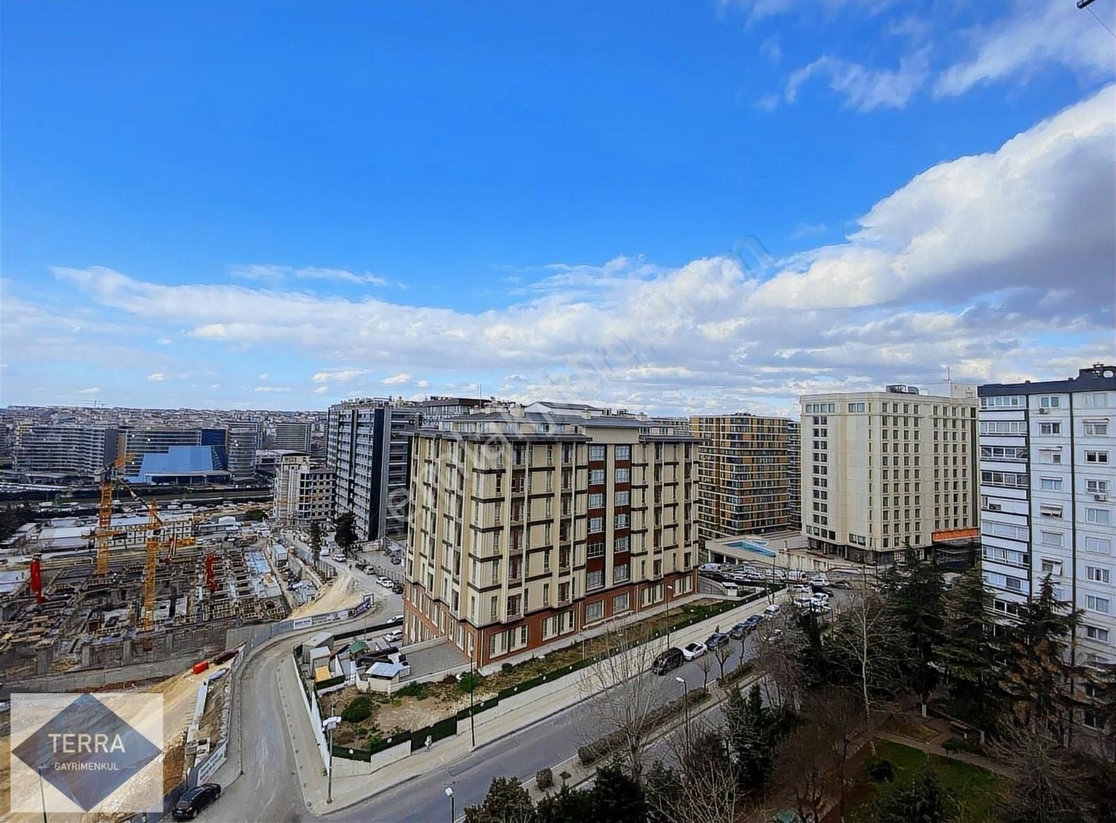 Bahçelievler Yenibosna Merkez Satılık Daire Yenibosna İhlas Yuva Sitesinde 3+1 130m2 Satılık Boş Daire