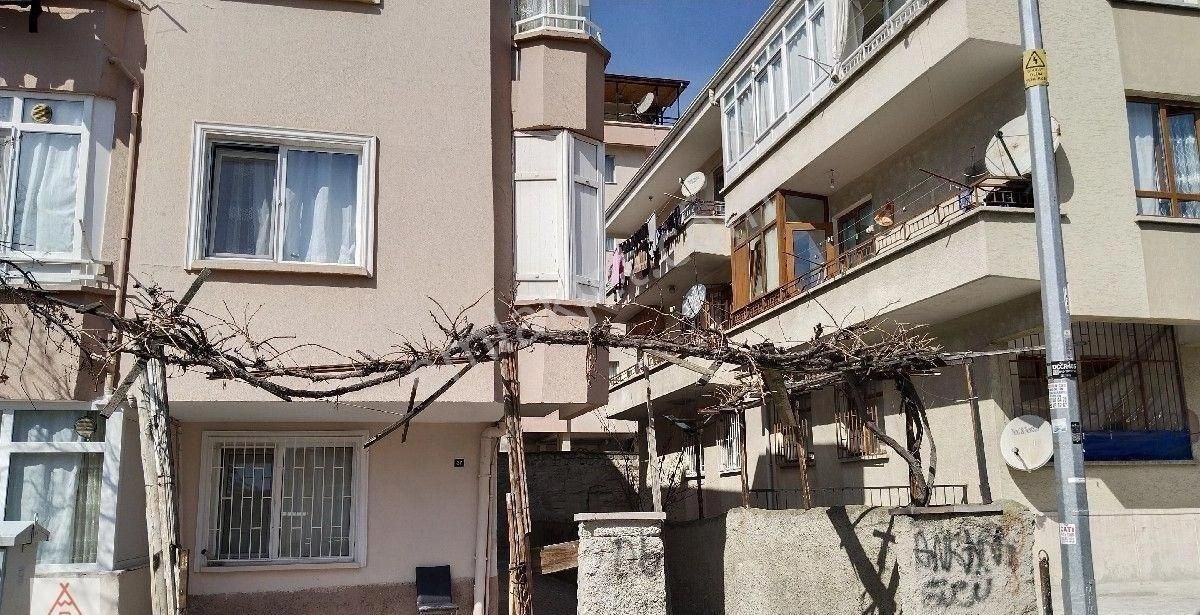 Keçiören Basınevleri Kiralık Daire Uzman Emlak'tan 3+1 Katta Yapılı Bakımlı Daire