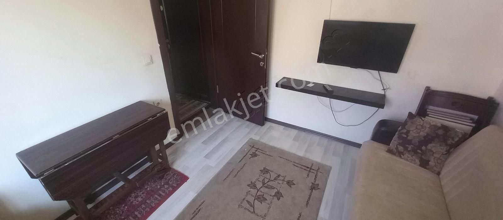 Kütahya Merkez Meydan Kiralık Daire Odak'tan Vazoya Yakın Arakat Eşyalı İki Oda Ayrı Kiralık Apart