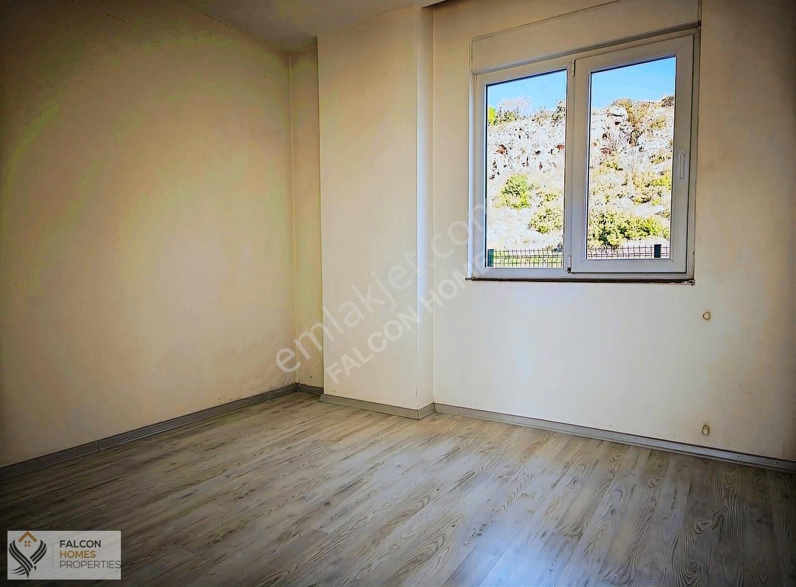 Muratpaşa Güzeloba Kiralık Daire Güzeloba Mahalle'sinde 1+1 Havuzlu Sitede Giriş Daire