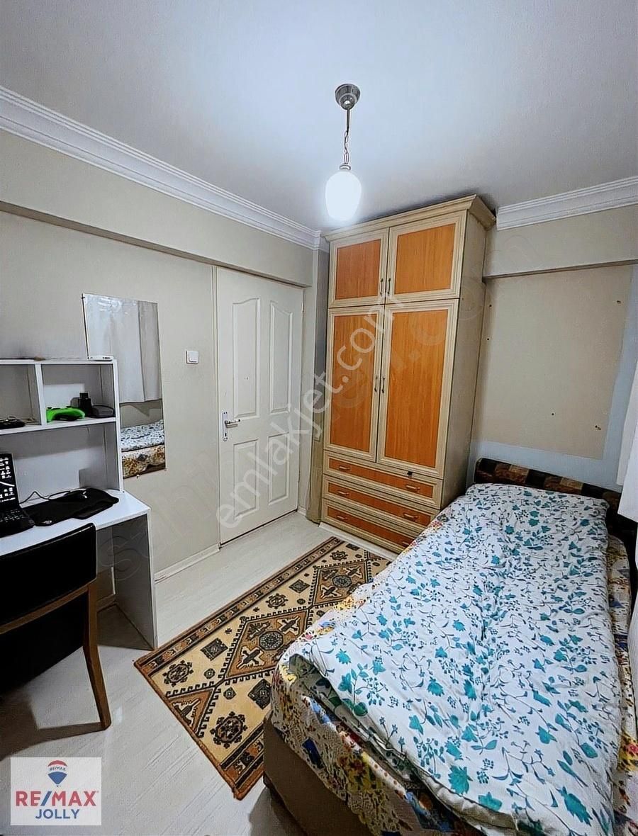 Karabağlar Vatan Satılık Daire Remax Jolly | Yeşilyurt Vatan Mah. Satılık Geniş 3+1 Daire