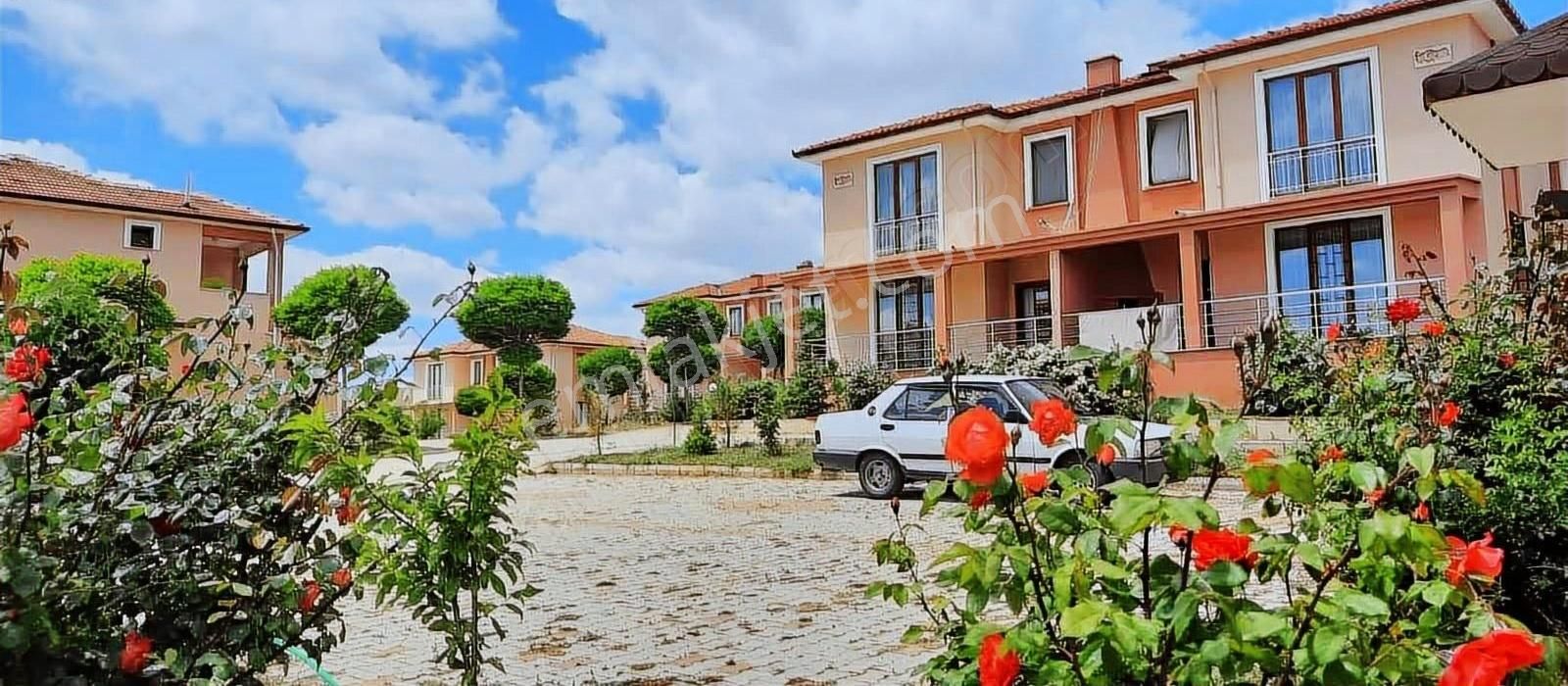 İhsaniye Gazlıgöl Bld. (Cumhuriyet) Satılık Villa Lotus'tan Gazlıgöl'de Termal Dublex Termal Villa