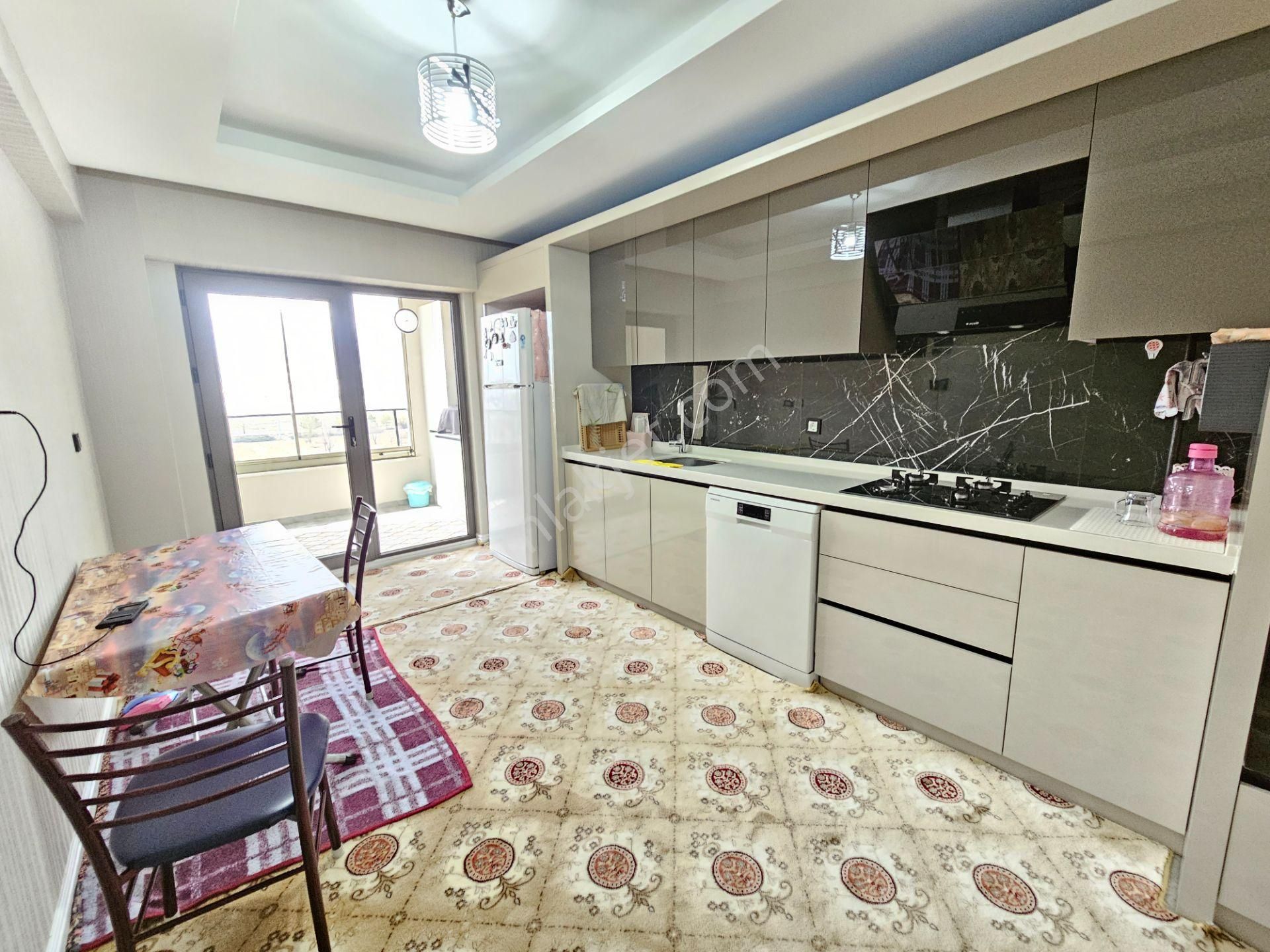 Selçuklu Parsana Satılık Daire 💫 Parsana Mahallesin’de Abdulhamidhan Cad 2 Dk Mesafede 3+1 160 M² Satılık Lüx Masrafsız Daire 🔥