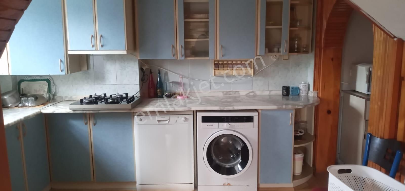 Dikili Cumhuriyet Kiralık Daire Turpa Dikili'den Eşyalı Kiralık Yazlık.