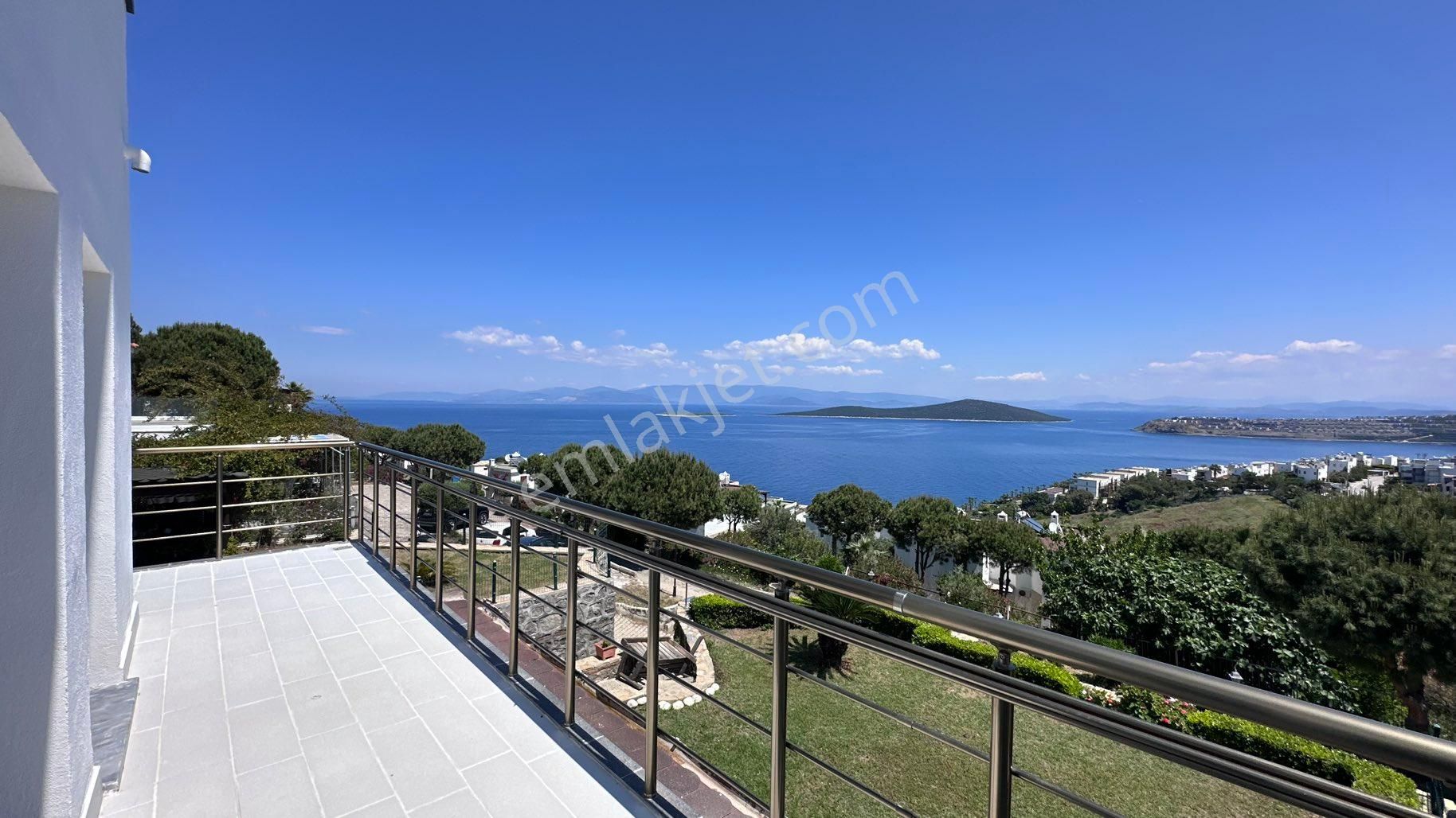 Bodrum Gündoğan - Özel Plajlı Sitede Deniz Manzaralı Kiralık
