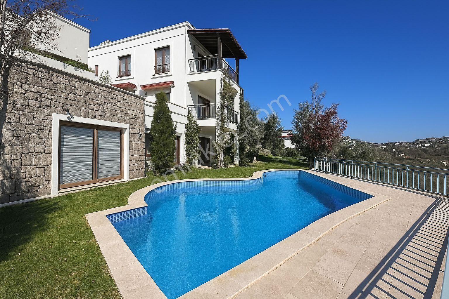Bodrum Yalıkavak Ortak Havuzlu Sıte Içınde Satılık 2+1 Bahçe Kat