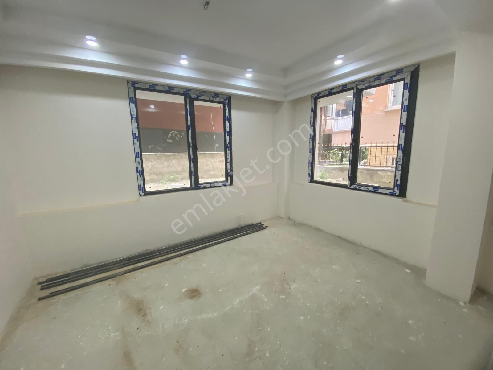 İstanbul House'dan B.evler'de Sıfır Binada 2+1 Bahçe Katı Daire
