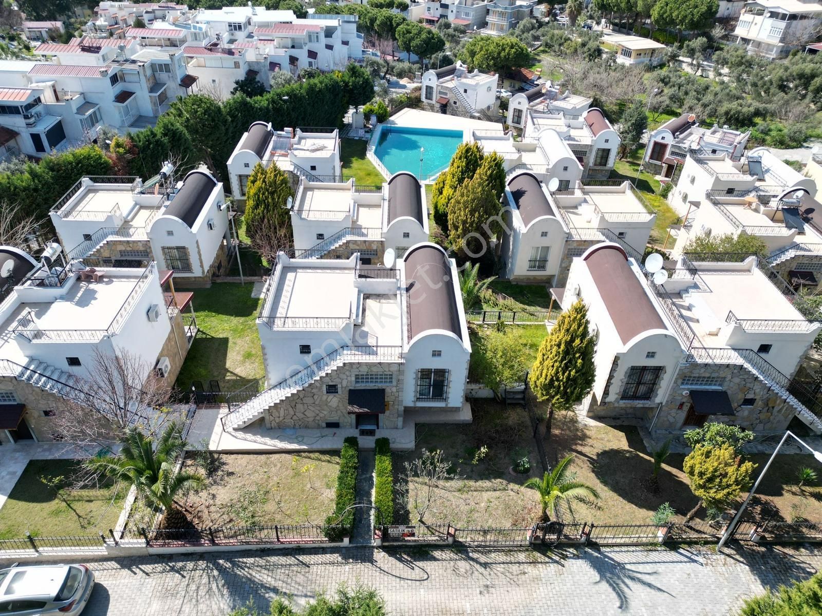 Kuşadası Soğucak Satılık Villa Kuşadası Soğucak'ta Deniz Manzaralı Satılık Tek Müstakil Yazlık