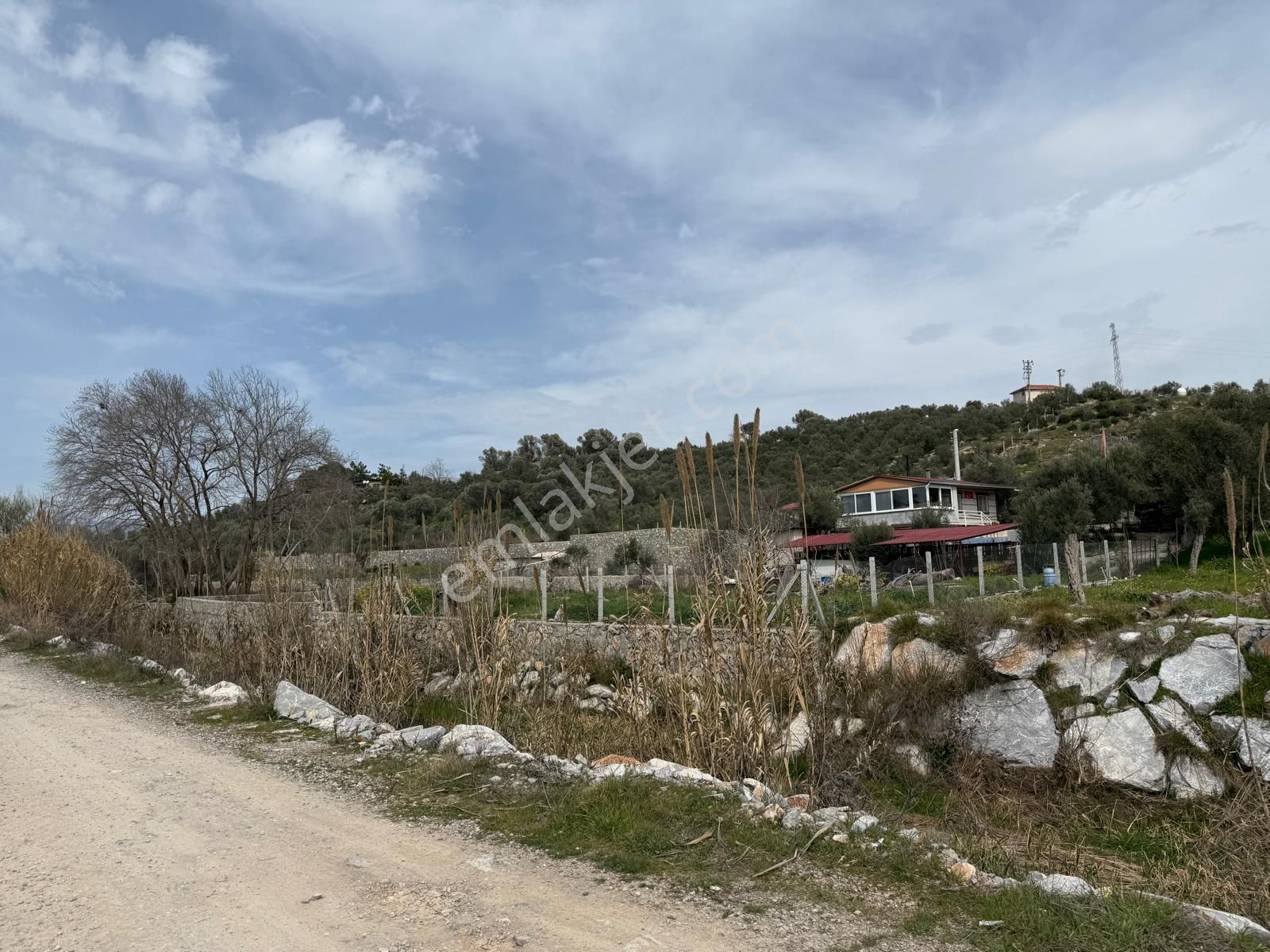 Menderes Dere Köy'de Hisse Tapu Satılık Meşe Emlak'tan - Görsel 16