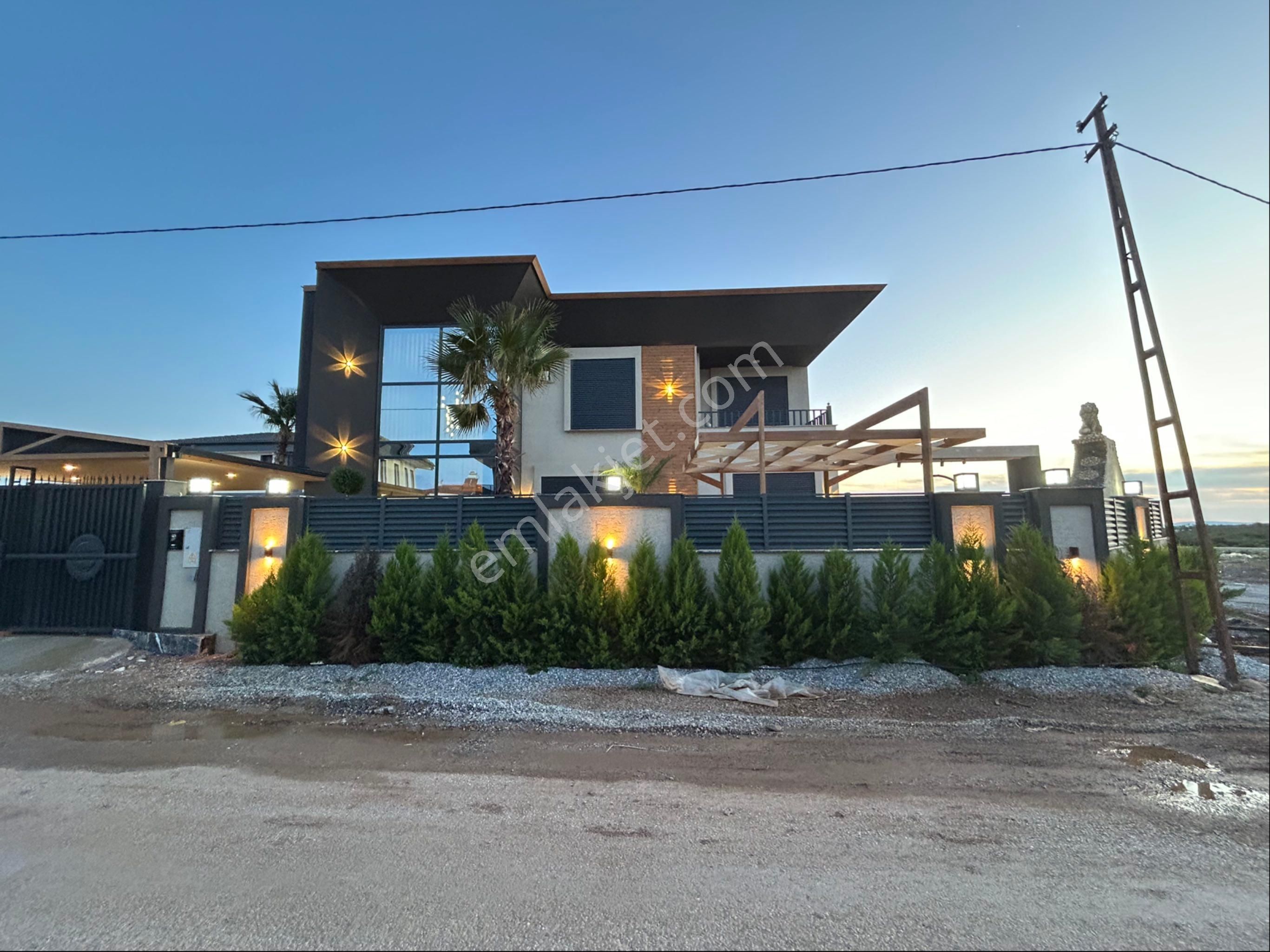 Didim Efeler Satılık Villa Didim Efelerdeköşe Konumda 4+1 Villa