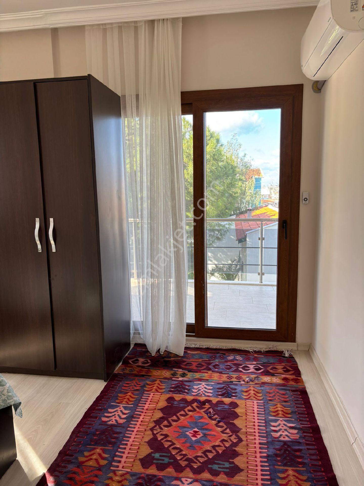 Mordoğan'da Merkezi Konumda Kiralık Triplex Yazlık - Görsel 26