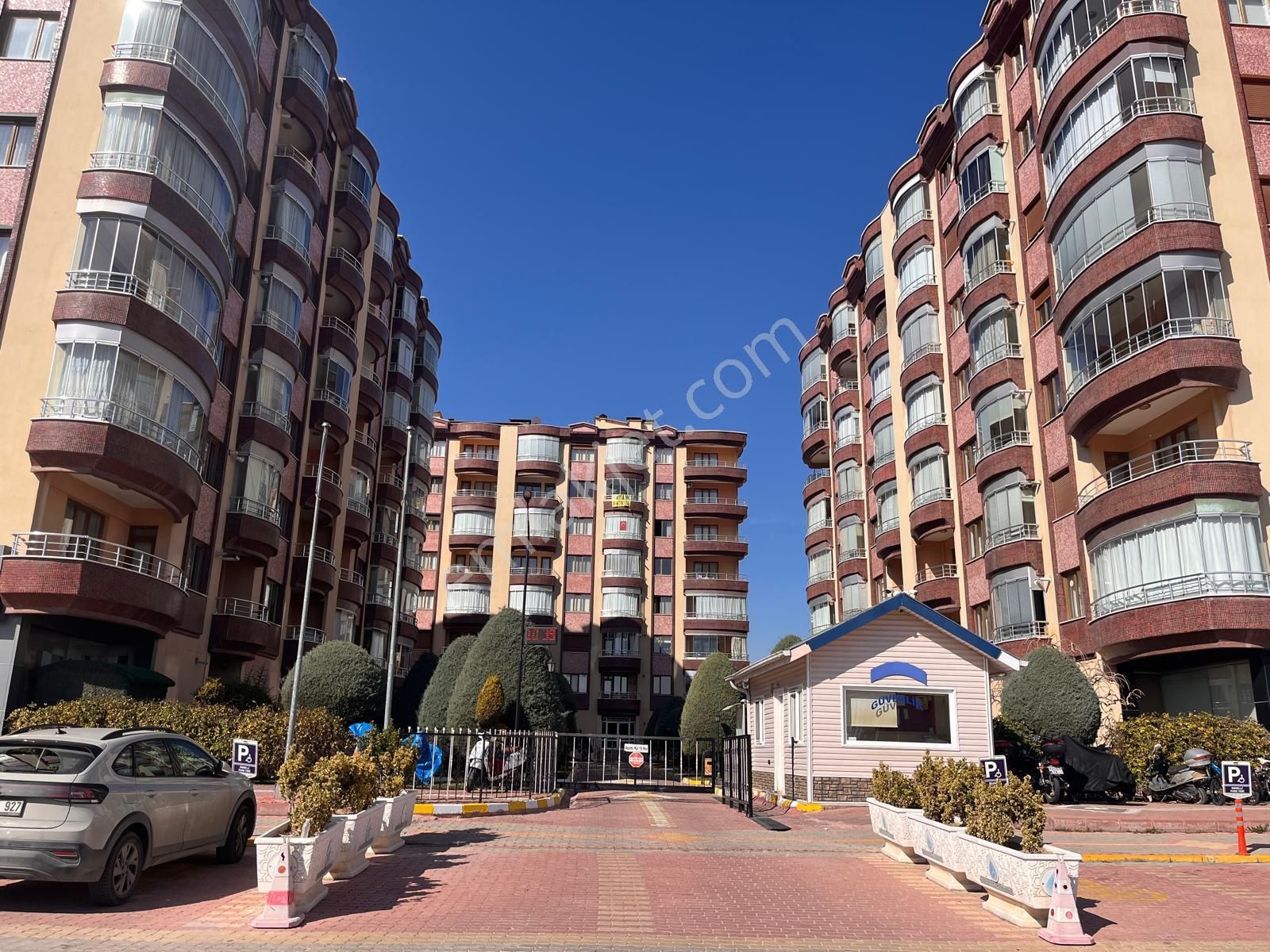 Selçuklu Buhara Satılık Daire Barış Caddesi Damlaköy Sitesi 4+1 Oturuma Hazır Boş Daire