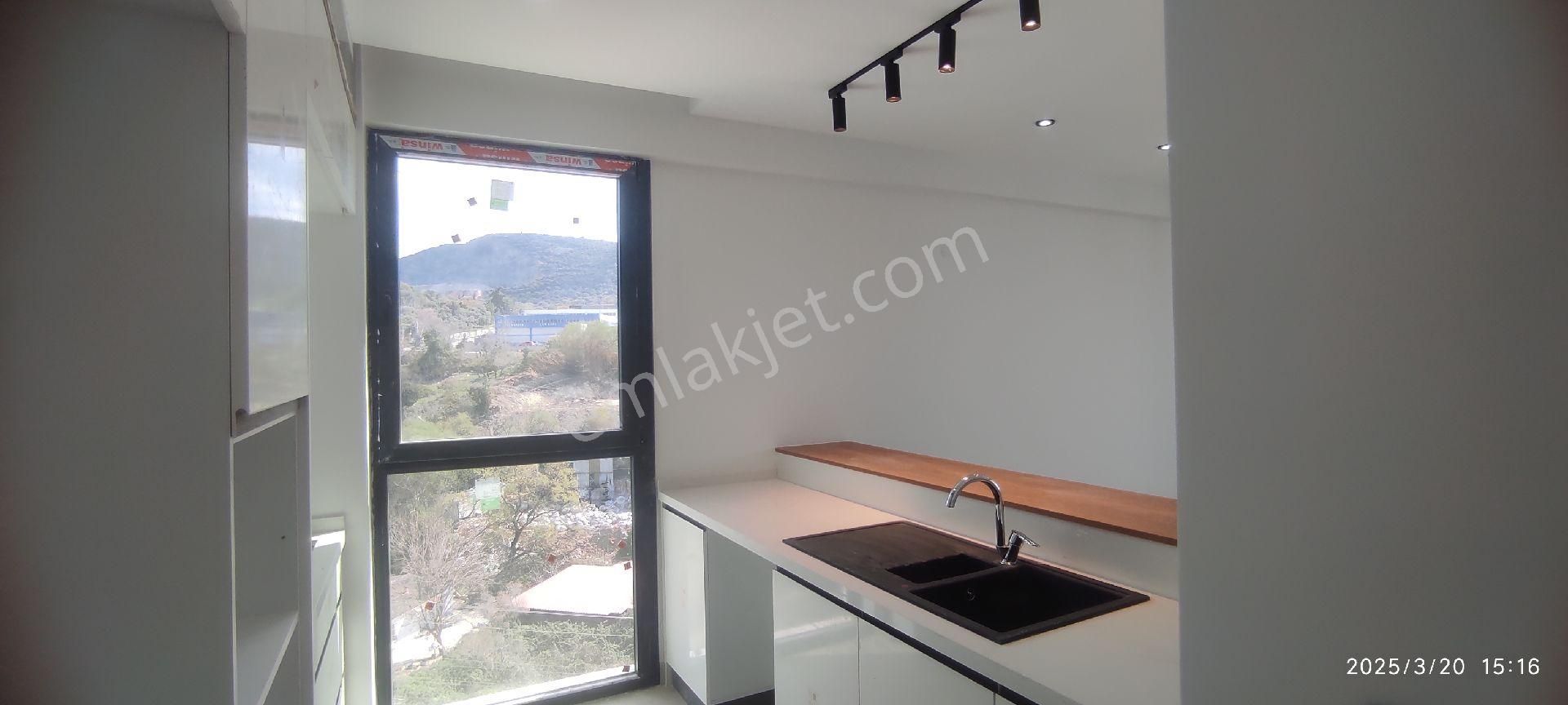 Kuşadası'nda Havuzlu Site İcinde ,köşe Konumda Sıfır Lüks Daire - Görsel 21