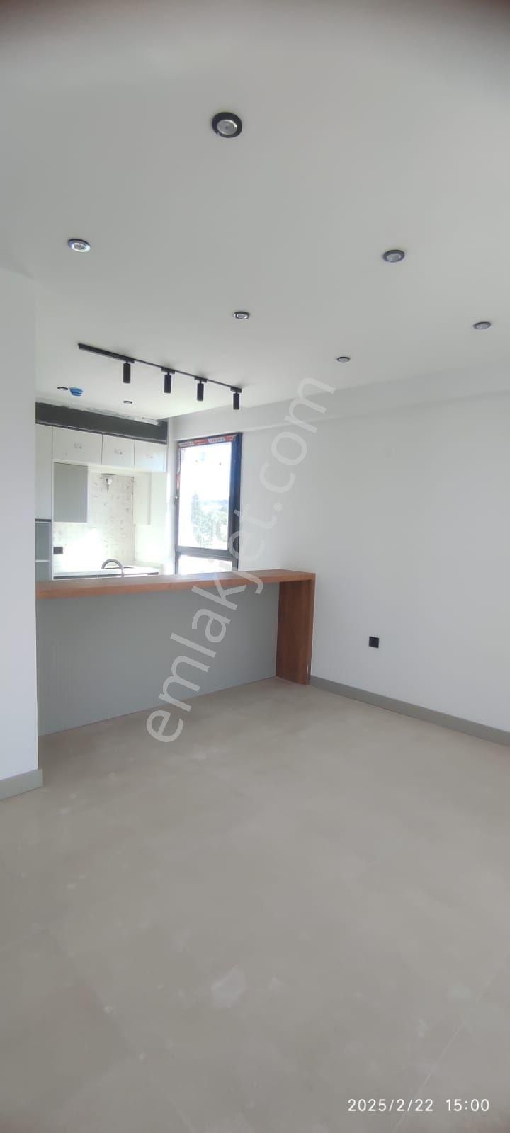 Kuşadası'nda Havuzlu Site İcinde ,köşe Konumda Sıfır Lüks Daire - Görsel 8