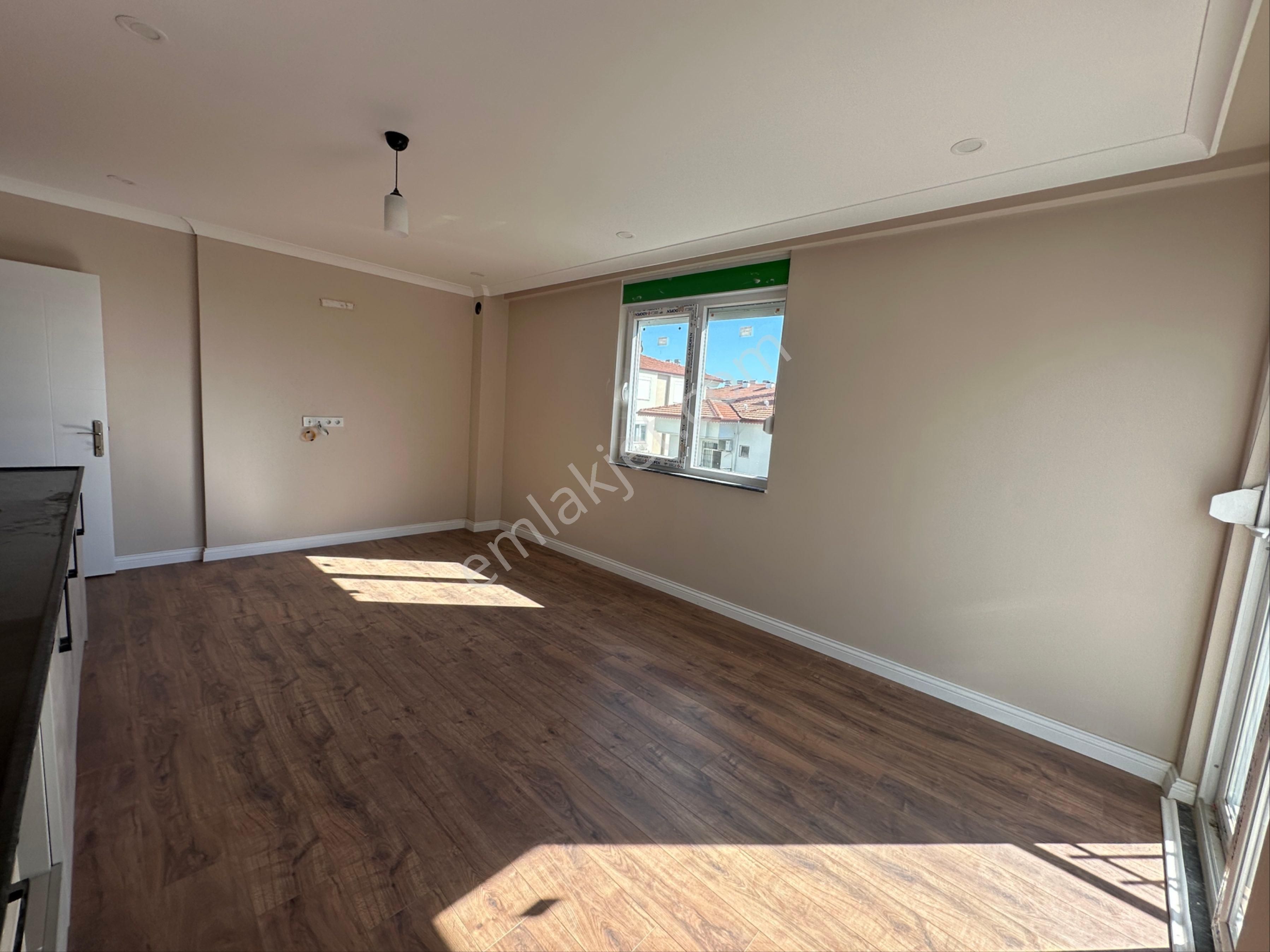 Sarilarda Satılık Okullara Yakın 2+1 Arakat Daire - Görsel 3