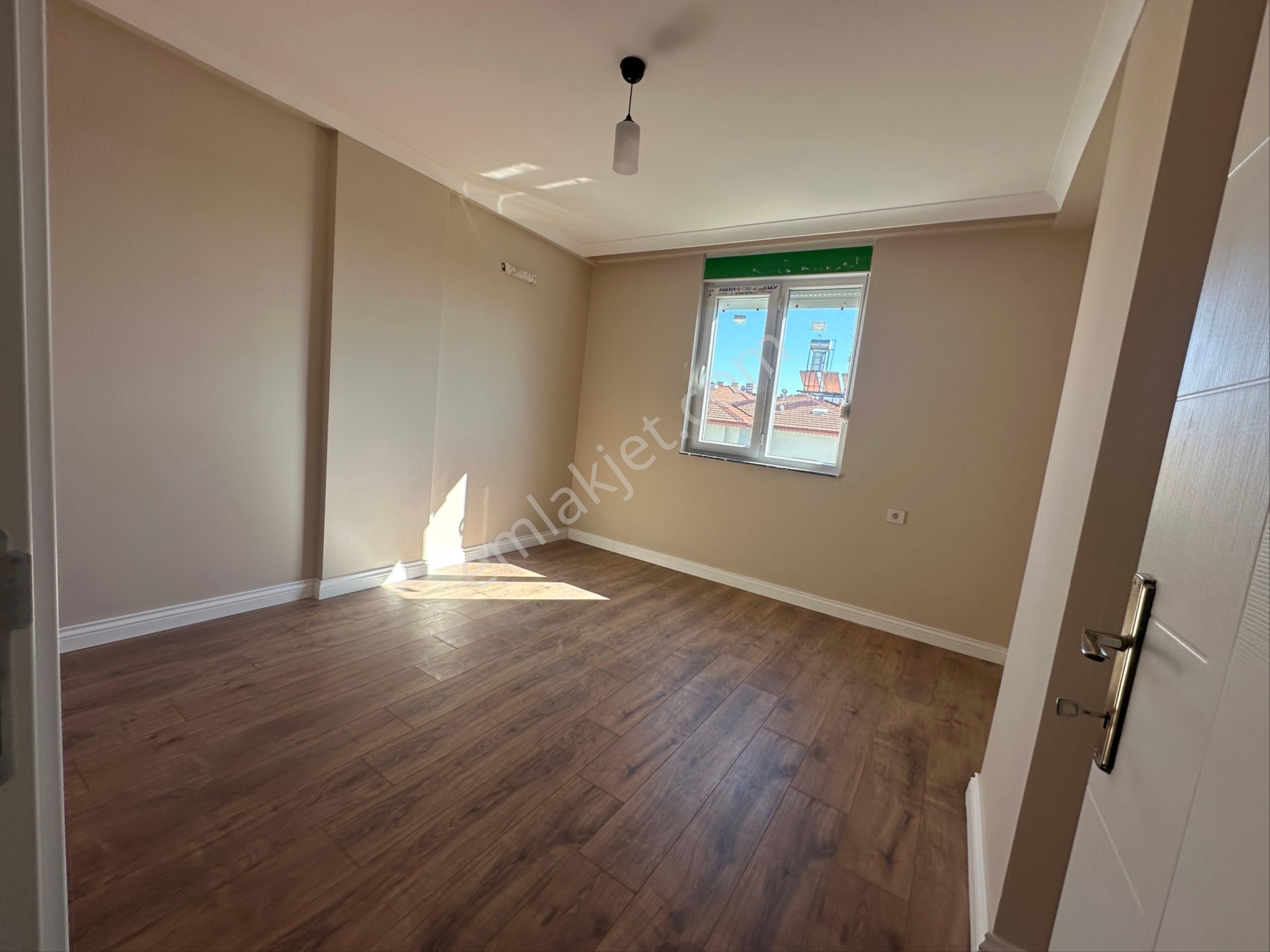 Sarilarda Satılık Okullara Yakın 2+1 Arakat Daire - Görsel 13