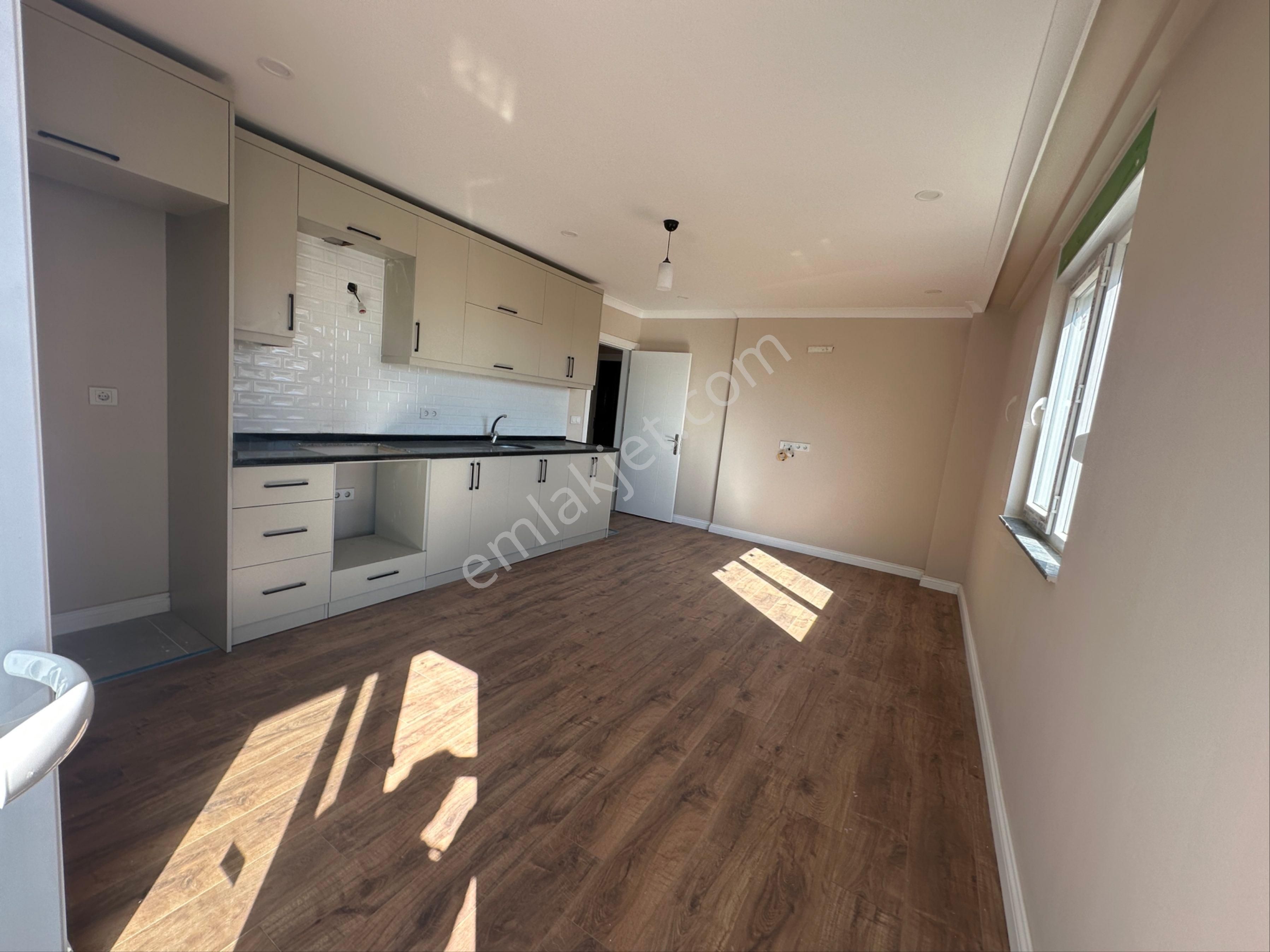 Sarilarda Satılık Okullara Yakın 2+1 Arakat Daire - Görsel 2