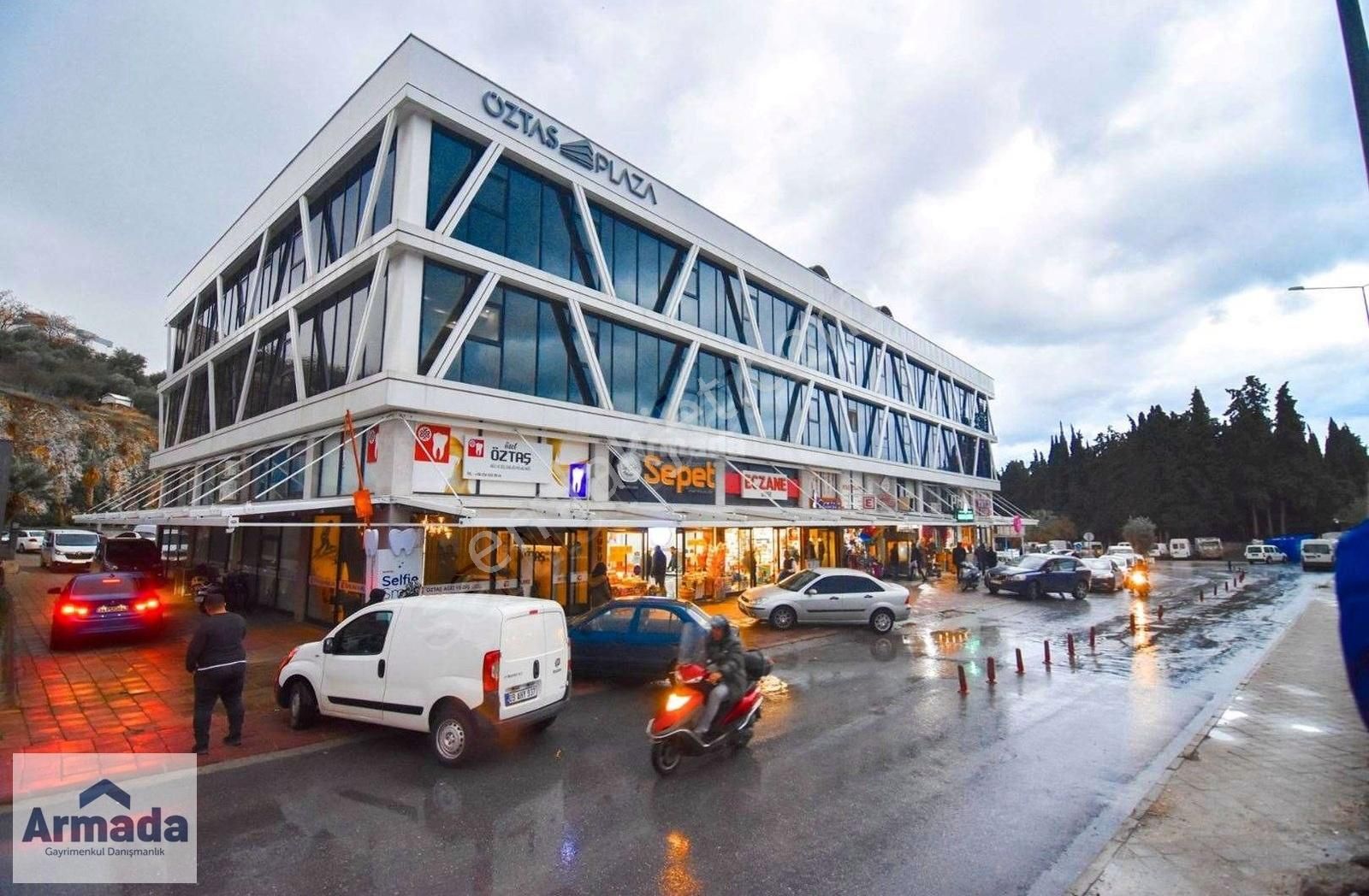 Kuşadası Hacıfeyzullah Kiralık Ofis Kuşadası Öztaş Plaza'da Kiralık Tek Bölüm Ofis