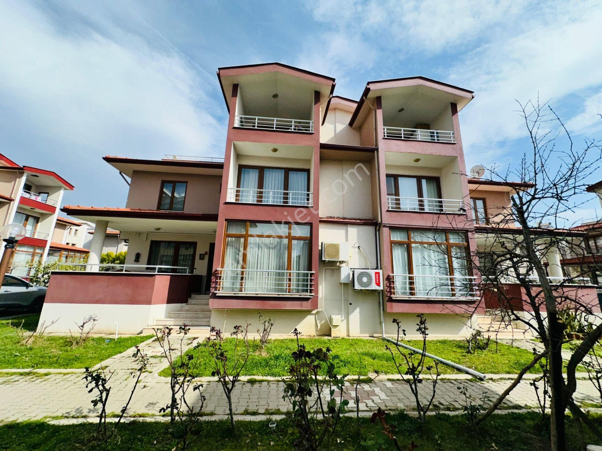 Edremit Cennetayağı Satılık Villa Edremit Cennetayağın Da 5+1 Satılık Villa