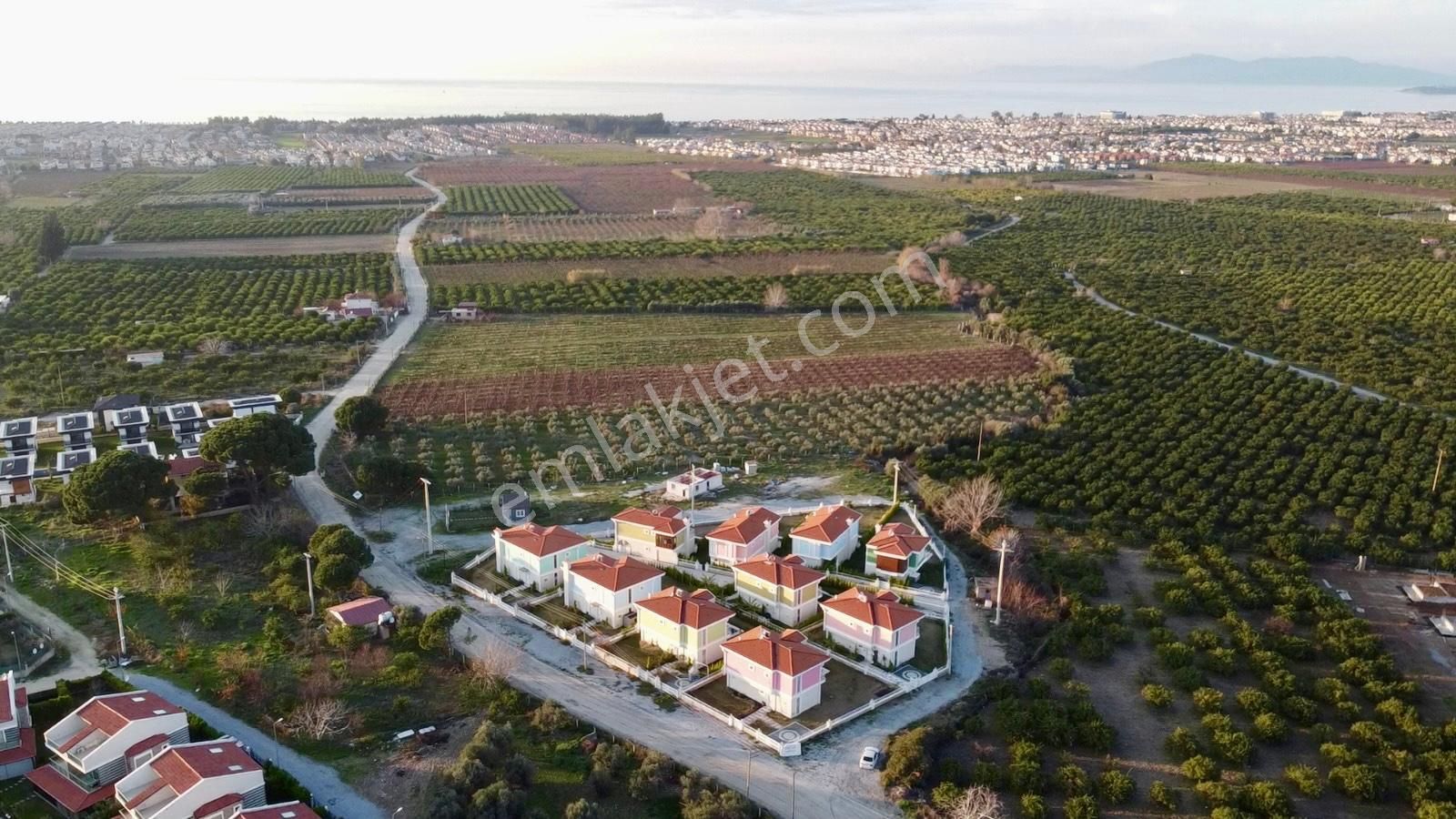 Kuşadası Davutlar Satılık Villa İmara Sınır, Deniz Manzaralı, Yolun Altı, Tam Müstakil, Özel Havuzlu 4+1 Villa