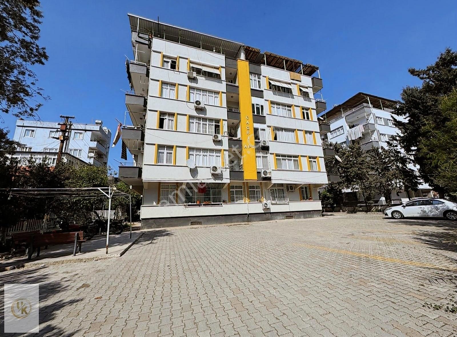 Seyhan Yeşilyurt Satılık Daire Necip Fazıl'da 3+1/k.mutfak/100 M2 Teras/iskanlı/hasarsız/az Kat