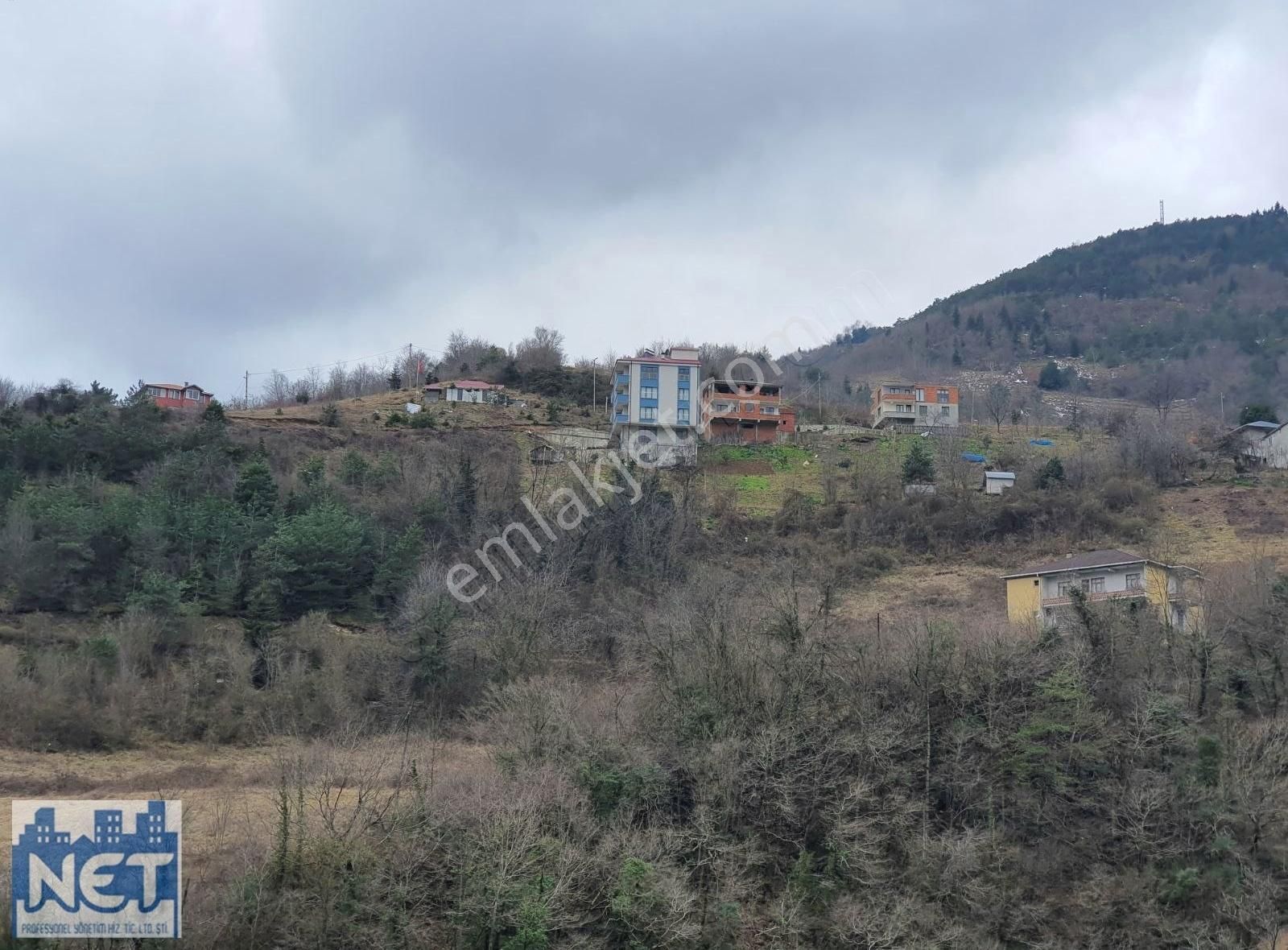 Maçka Öğütlü Satılık Tarla Maçka Öğütlü'de Doğayla İç İçe Muhteşem Manzaralı Satılık Arazi