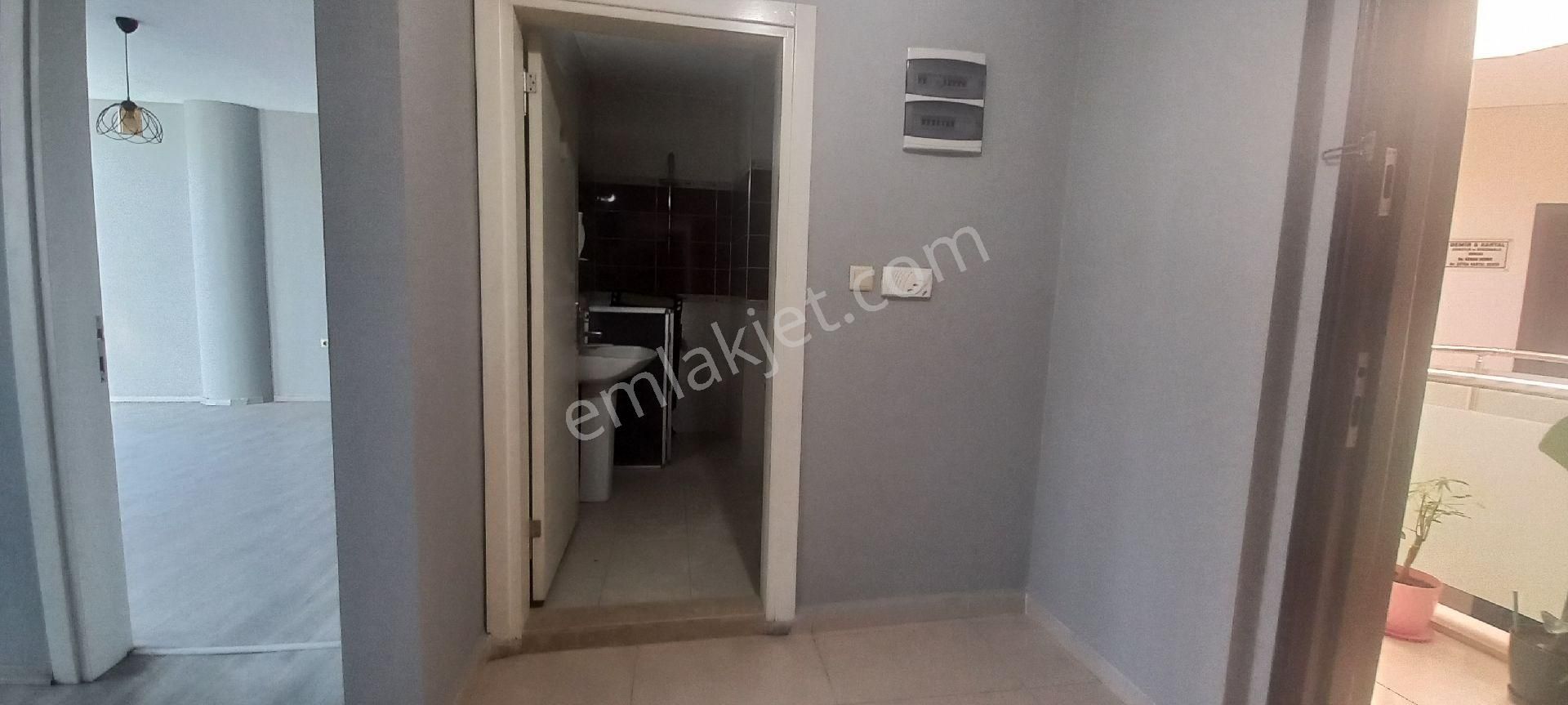 İzmir Çiğli Merkezde Birçok Meslek İçin Uygun Ofis - Görsel 2