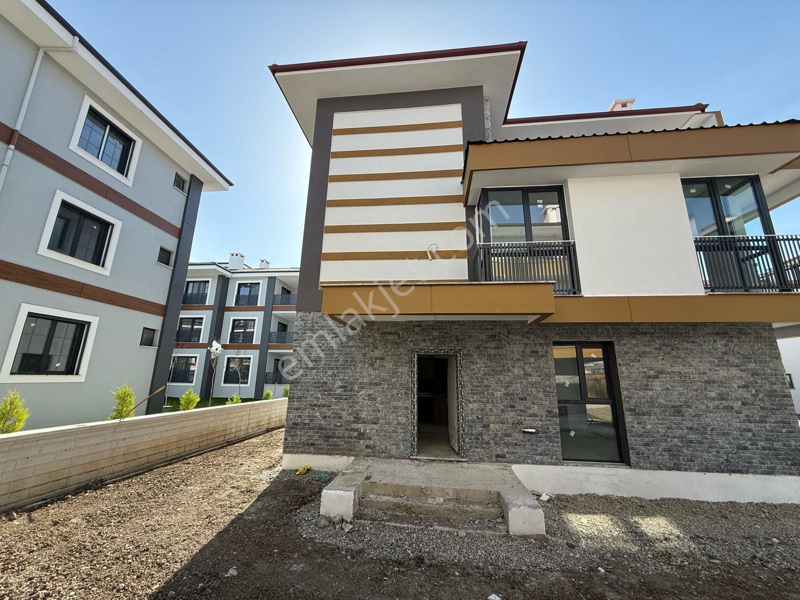 Ortaca Bahçelievler'de Havuzlu Sitede 4+1 İkiz Tripleks Villa - Görsel 24