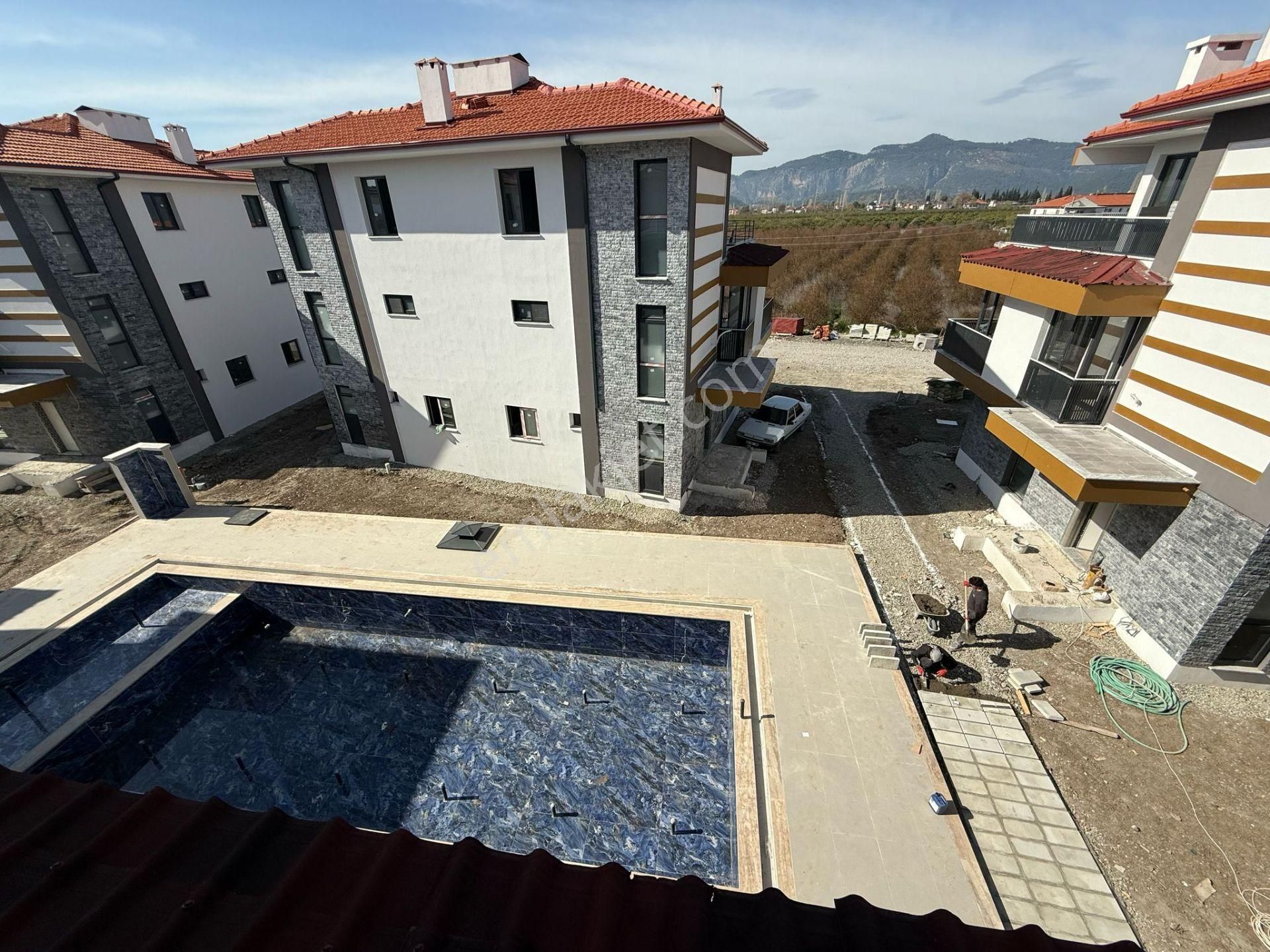 Ortaca Bahçelievler'de Havuzlu Sitede 4+1 İkiz Tripleks Villa - Görsel 22